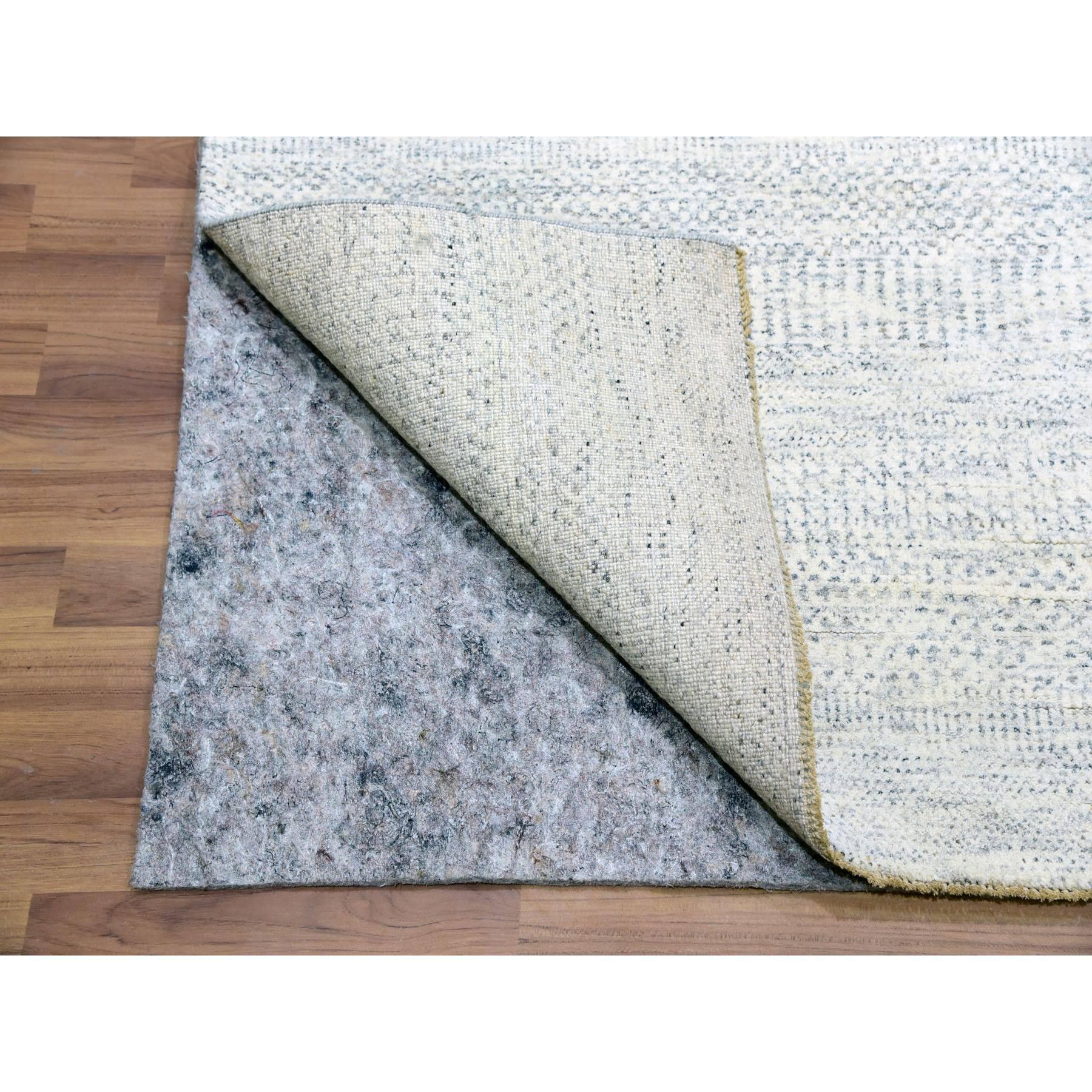 Hand-Knotted 8'x10'1