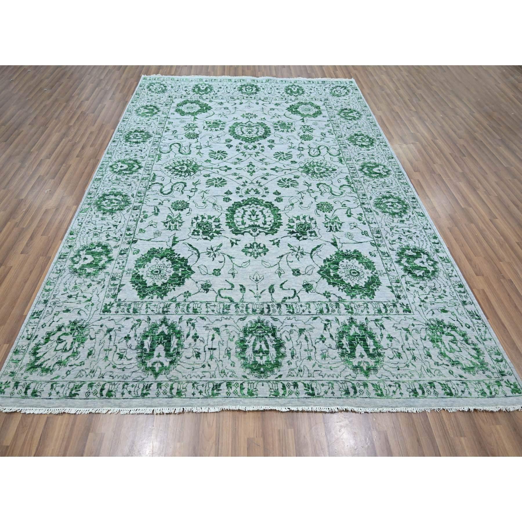 Schneeweiß mit Waldgrün, Persisch Tabriz Einfluss Design, 100% Wolle, Ton in Ton, Handgeknüpft, Orientteppich
Primäre MATERIALIEN: Wolle
Latex: Kein Flor 
Höhe: 0,25 Zoll
Stil: Transitional
Grundfarbe: Grün
Sekundärfarben: Keine
Muster: Orientalisch