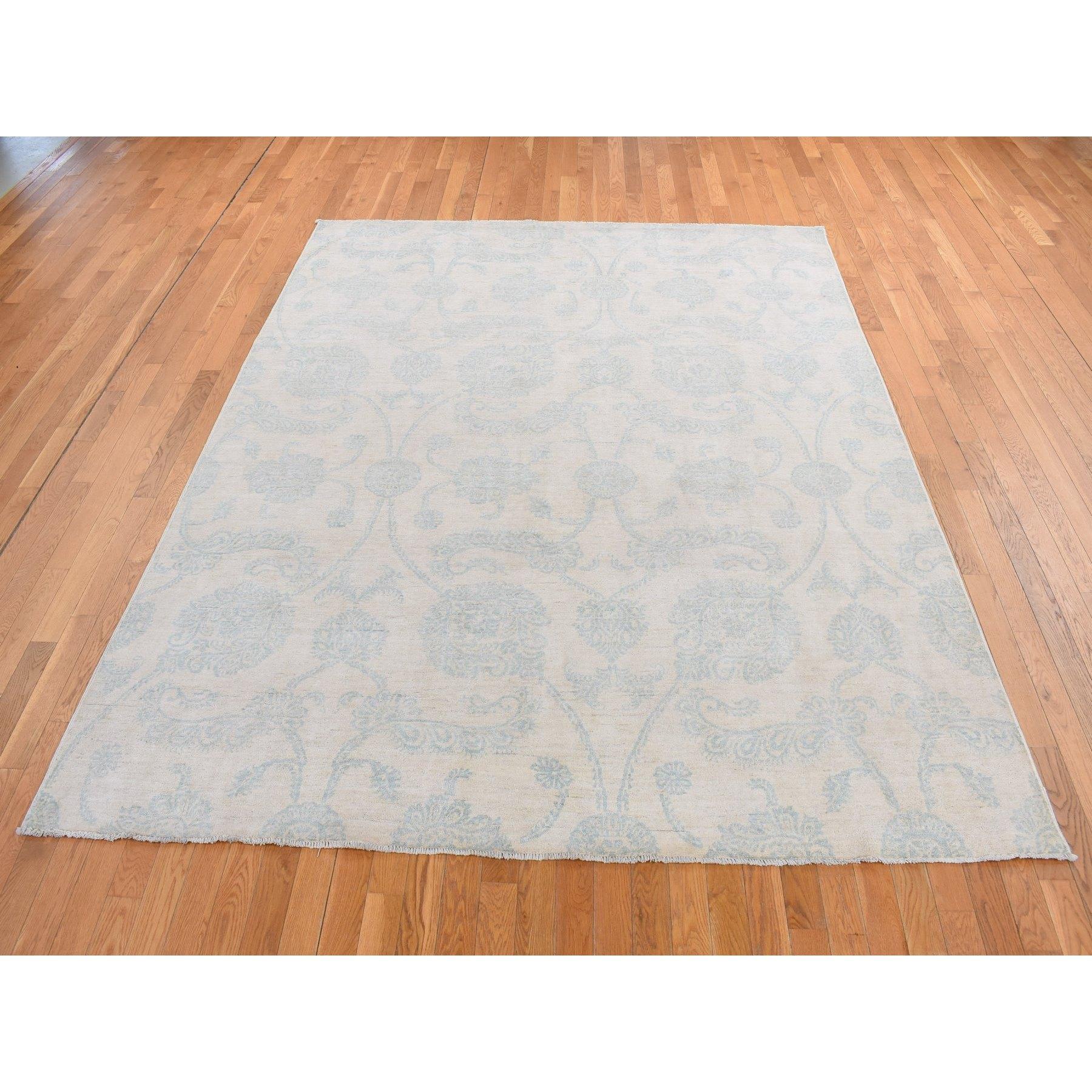 Bianco rosa, Tono su tono, Colori tenui, Peshawar con disegno a volute senza bordi Oushak Damask, Pura lana, Annodato a mano, Tappeto orientale
Materiali primari: Lana
Lattice: No Pile 
altezza: 0,25 pollici
Stile: Di transizione
Colore primario:
