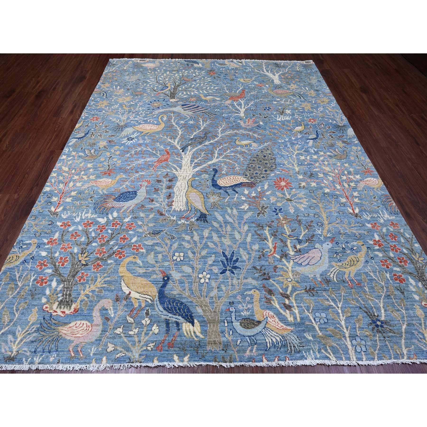 Yonder Blue, Tappeto afgano Peshawar con disegno di uccelli del paradiso, annodato a mano, tinture naturali, lana morbida, Tappeto orientale
Materiali primari: Lana
Lattice: No Pile 
altezza: 0,25 pollici
Stile: Di transizione
Colore primario: