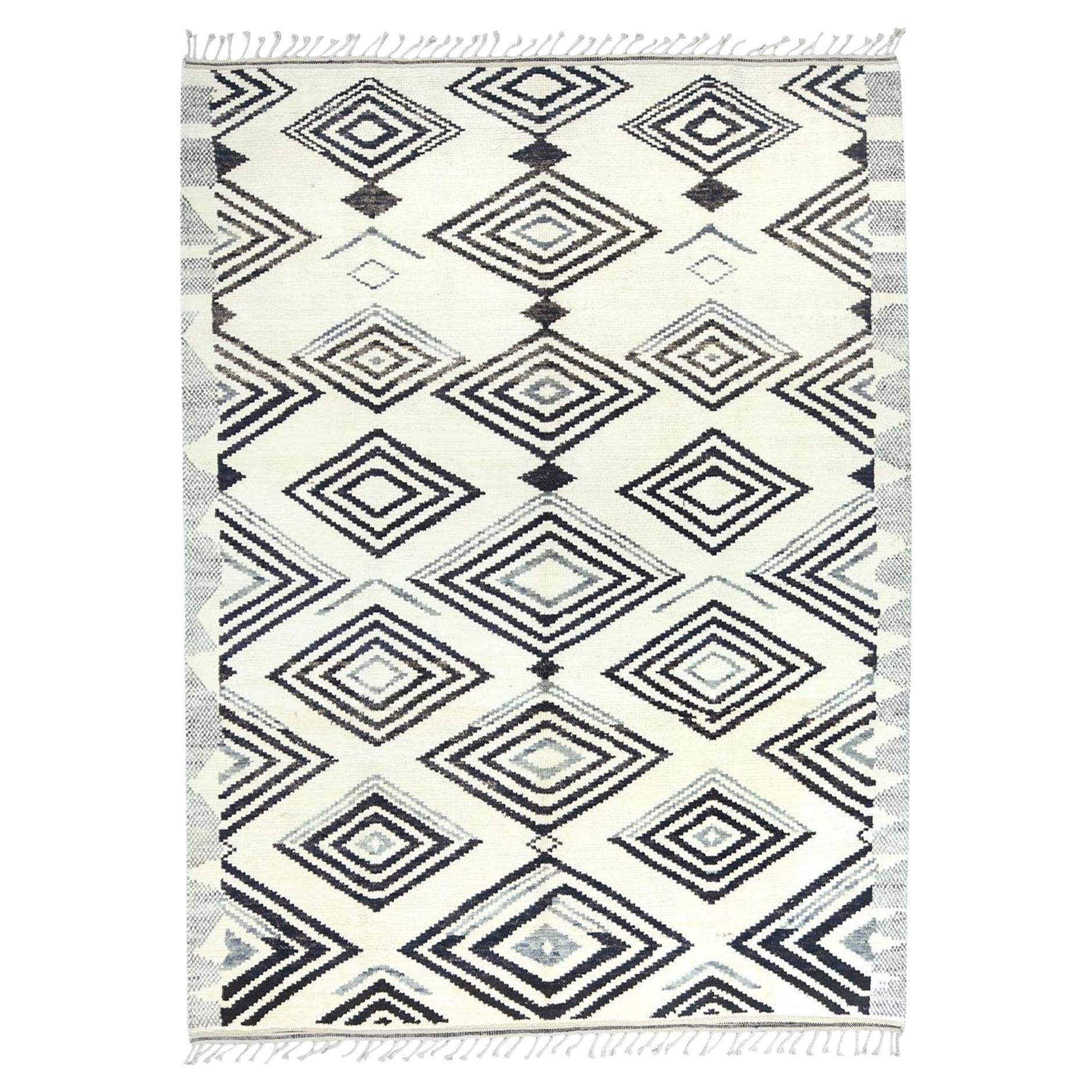 8'x10'10" Ivory Moroccan Berber Natural Dyes Soft Wool Hand Knotted Oriental Rug