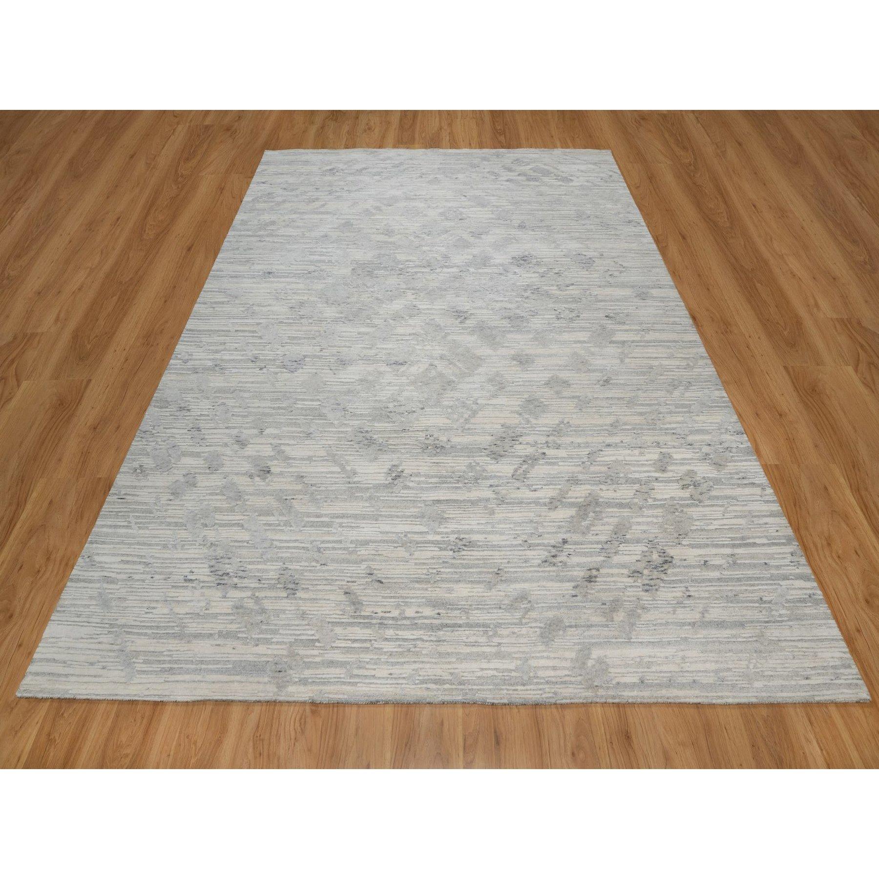 Bianco crema, Design moderno, Annodato a mano, Filato a mano in lana naturale non colorata, Tappeto orientale
Materiali primari: Lana
Lattice: No Pile 
altezza: 0,25 pollici
Stile: Contemporaneo
Colore primario: Avorio
Colori secondari: Grigio,