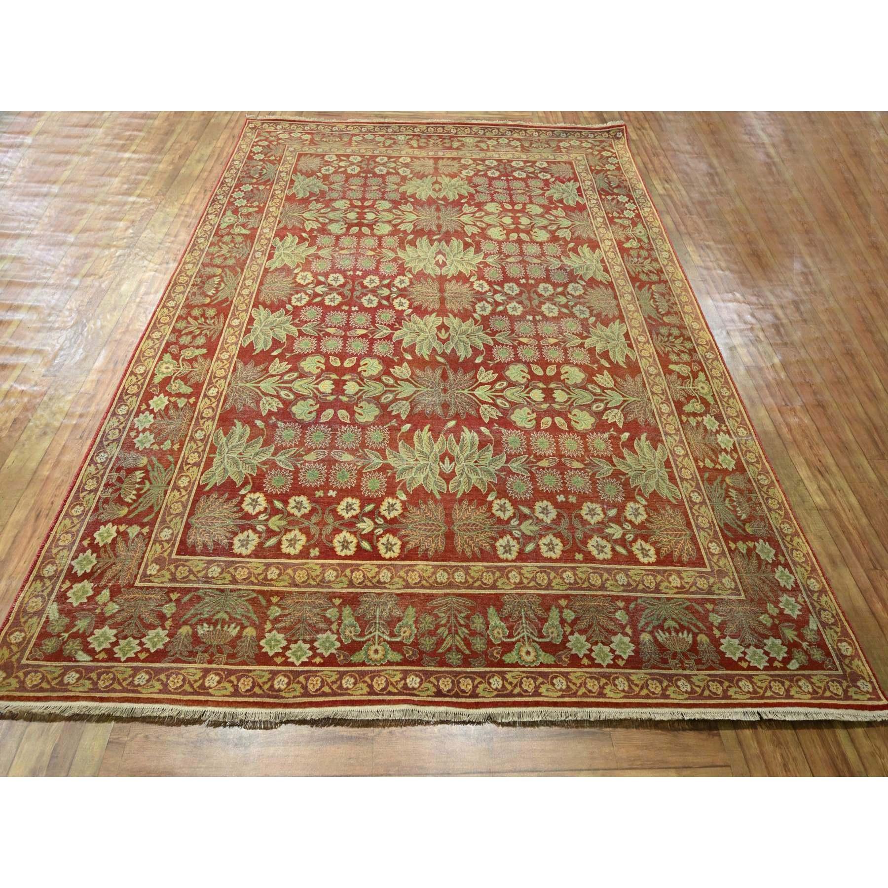 Auburn Rot, Original Mughal Design Agra, Null Flor, 100% Wolle, Handgeknüpft, Pflanzenfarben, Orientteppich
Primäre MATERIALIEN: Wolle
Latex: Kein Flor 
Höhe: 0,25 Zoll
Stil: Traditionell
Grundfarbe: Rot
Sekundäre Farben: Grün, Braun, Elfenbein,