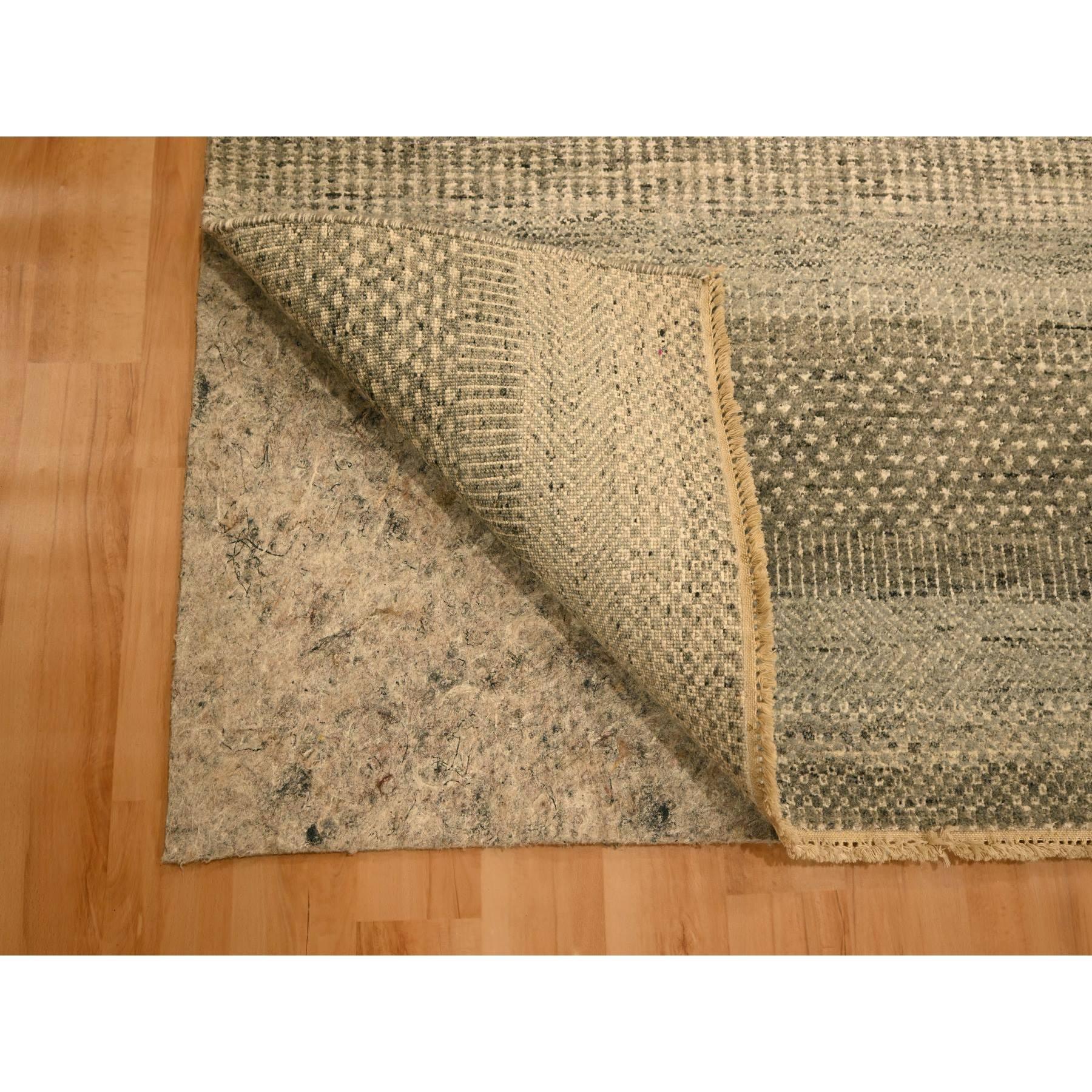 Hand-Knotted 8'x10'3