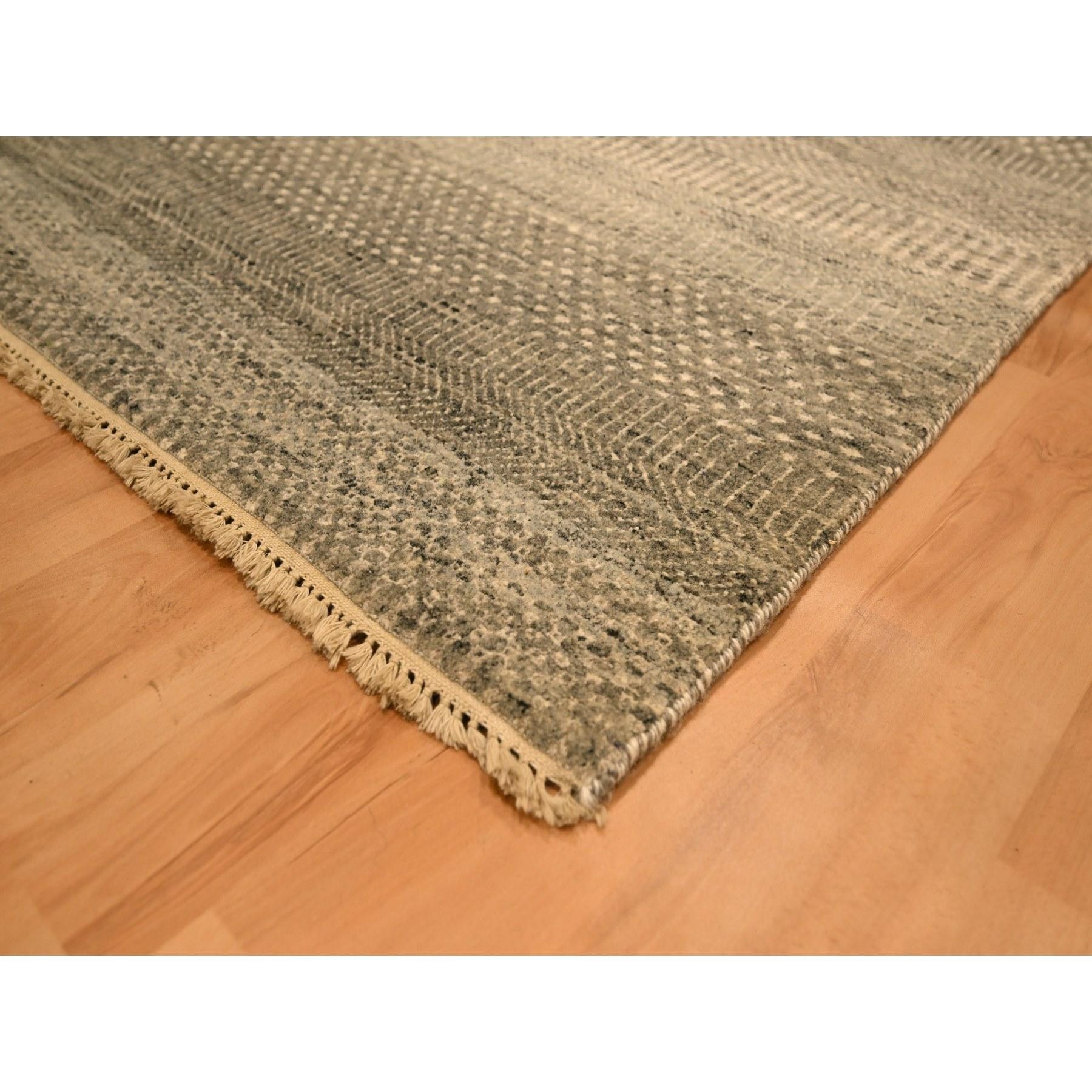 Contemporary 8'x10'3