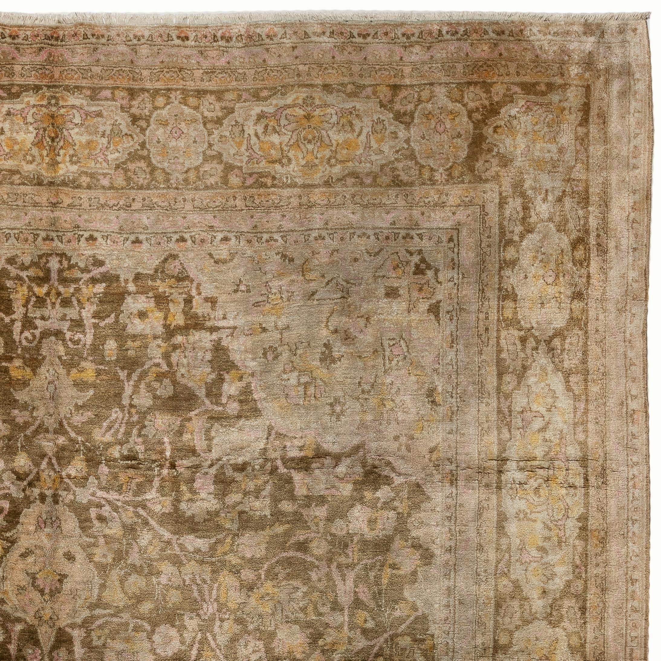 Tappeto Sivas turco semi antico 8x10,6 Ft, vellutato in lana In condizioni buone in vendita a Spring Valley, NY
