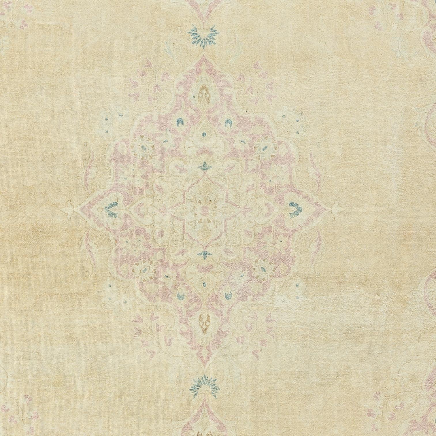 20th Century 8x10.6 Ft Vintage Handmade Sun Faded Turkish Area Rug in Beige & Soft Pink For Sale