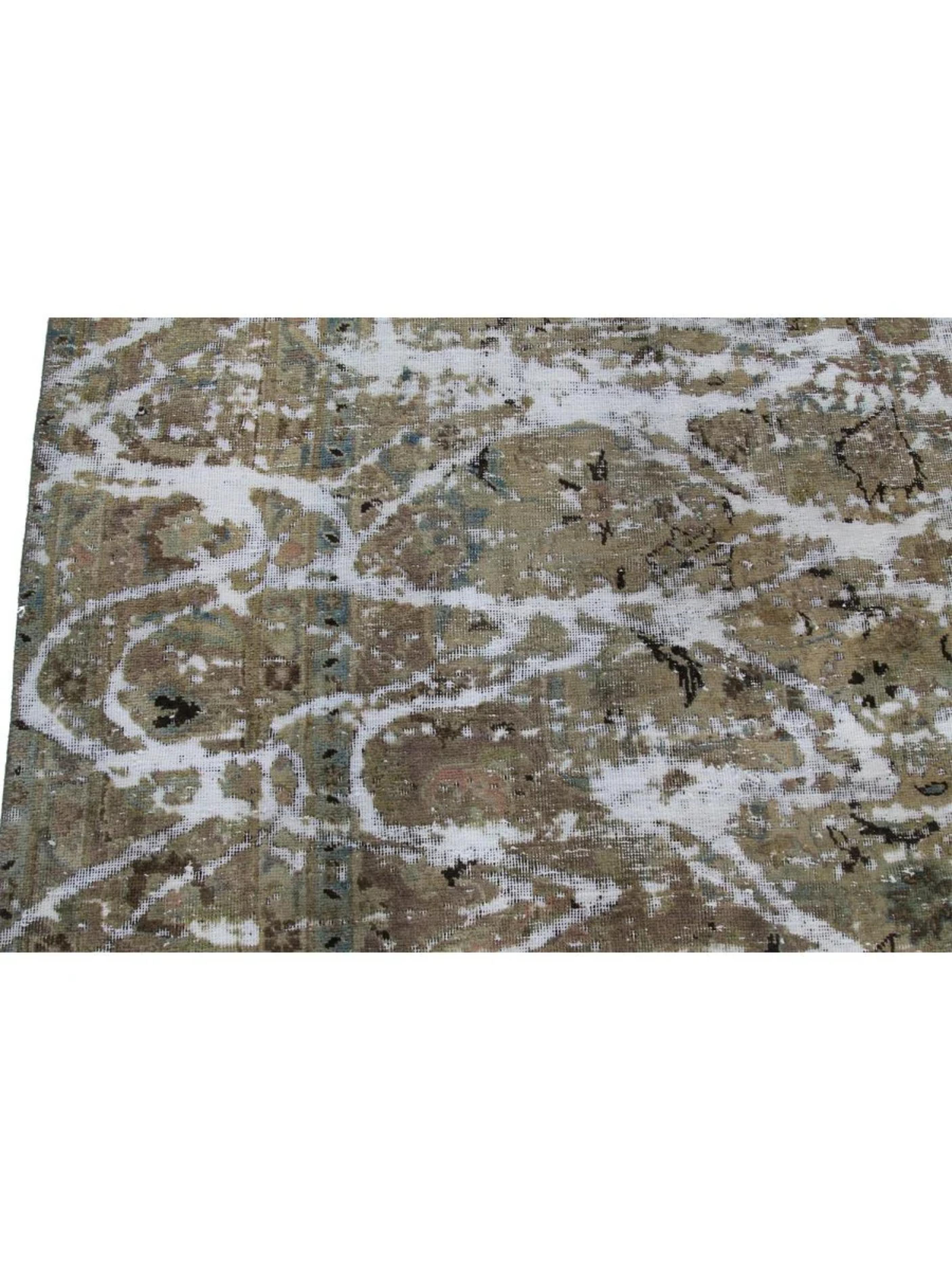 Fin du 20e siècle 8x11 Tapis noué à la main Brown Vintage Distressed Area Rug en vente