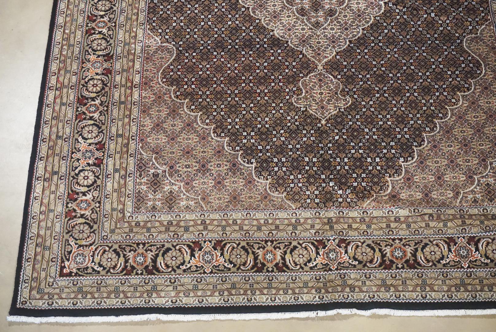 Wool & Silk Tabriz Rug In New Condition For Sale In Laguna Hills, CA