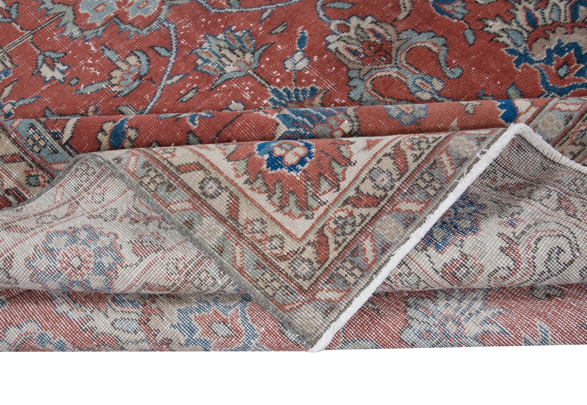8x11.3 Ft Romantic Vintage Handgefertigter türkischer Teppich im botanischen Vintage-Design in Rot & Beige in Rot (Stammeskunst) im Angebot