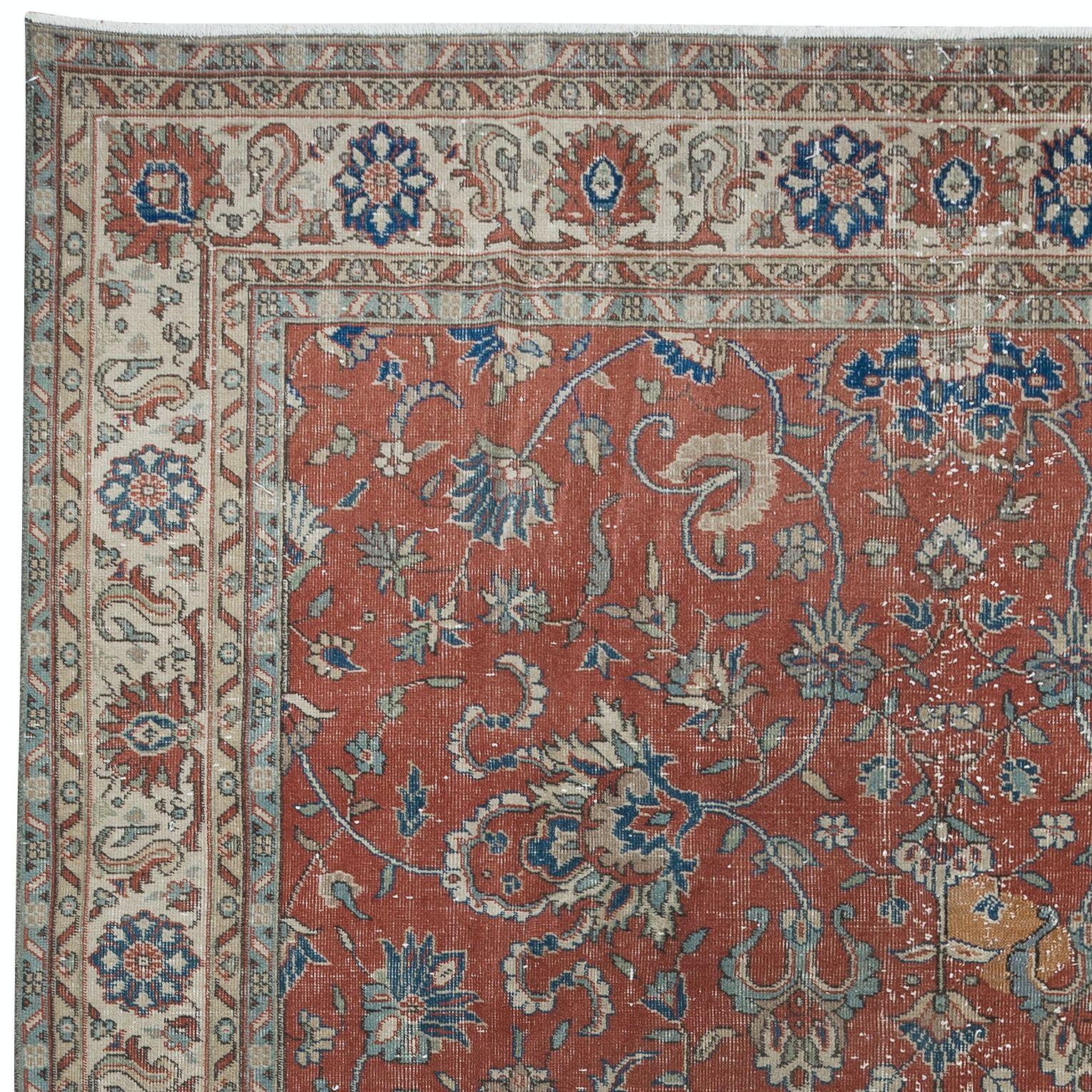 8x11.3 Ft Romantic Vintage Handgefertigter türkischer Teppich im botanischen Vintage-Design in Rot & Beige in Rot (Türkisch) im Angebot