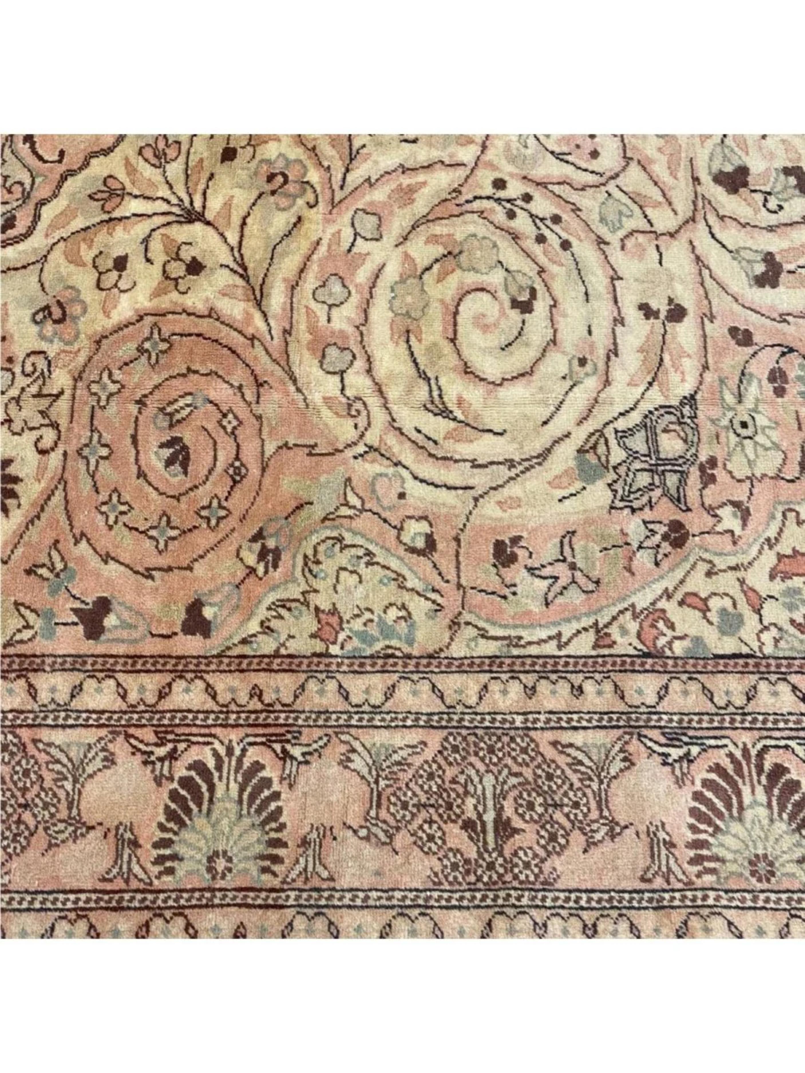 8x12 Hand Knotted Gold and Peach Old Turkish Kayseri Area Rug In Good Condition For Sale In Dallas, TX