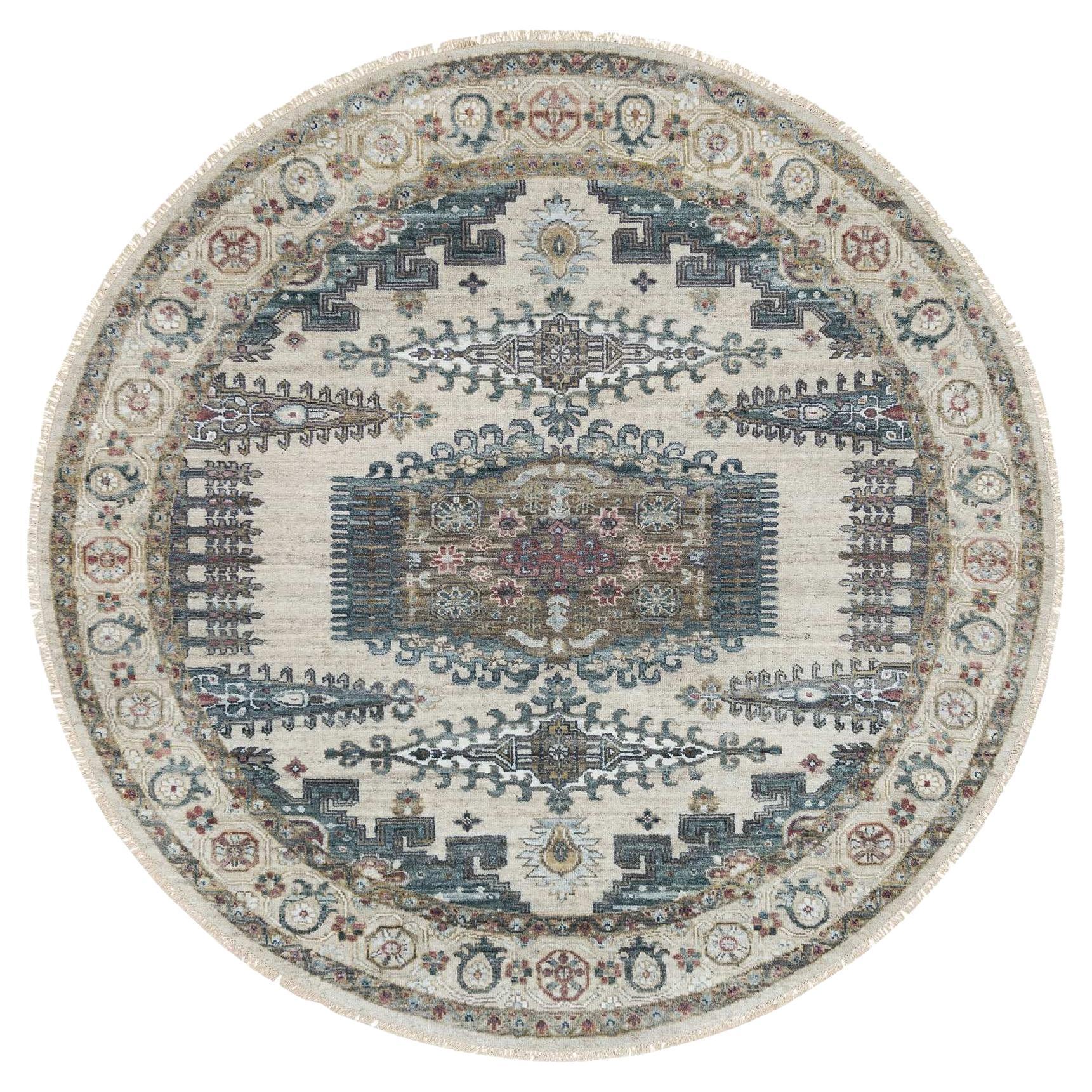 8'x8' Alabastro Avorio Lana Reimagined Viss Design annodato a mano Tappeto rotondo in vendita