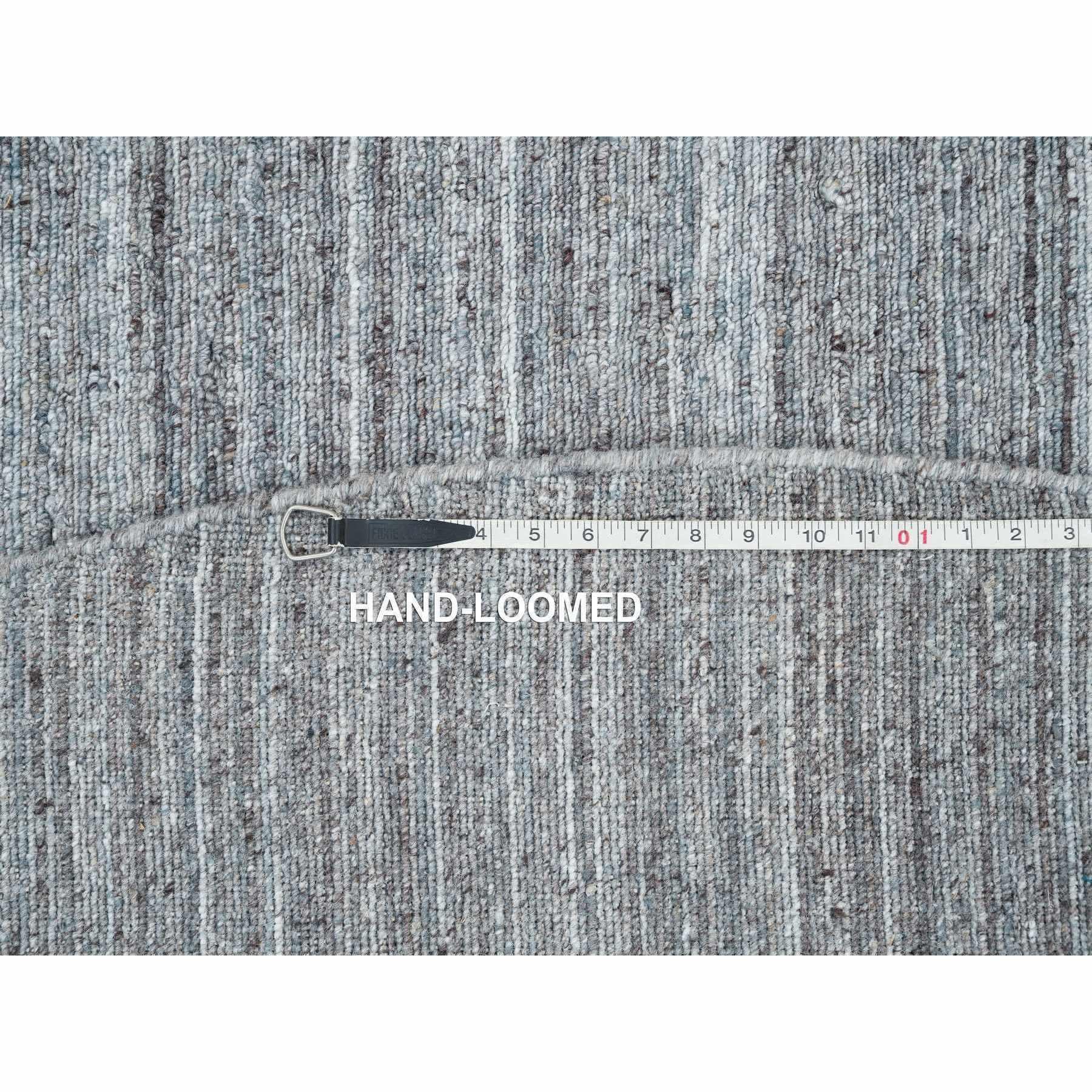 8'x8' Arsenic Gray Modern Striae Design Wolle handgewebte Runde Orientteppich im Angebot 4