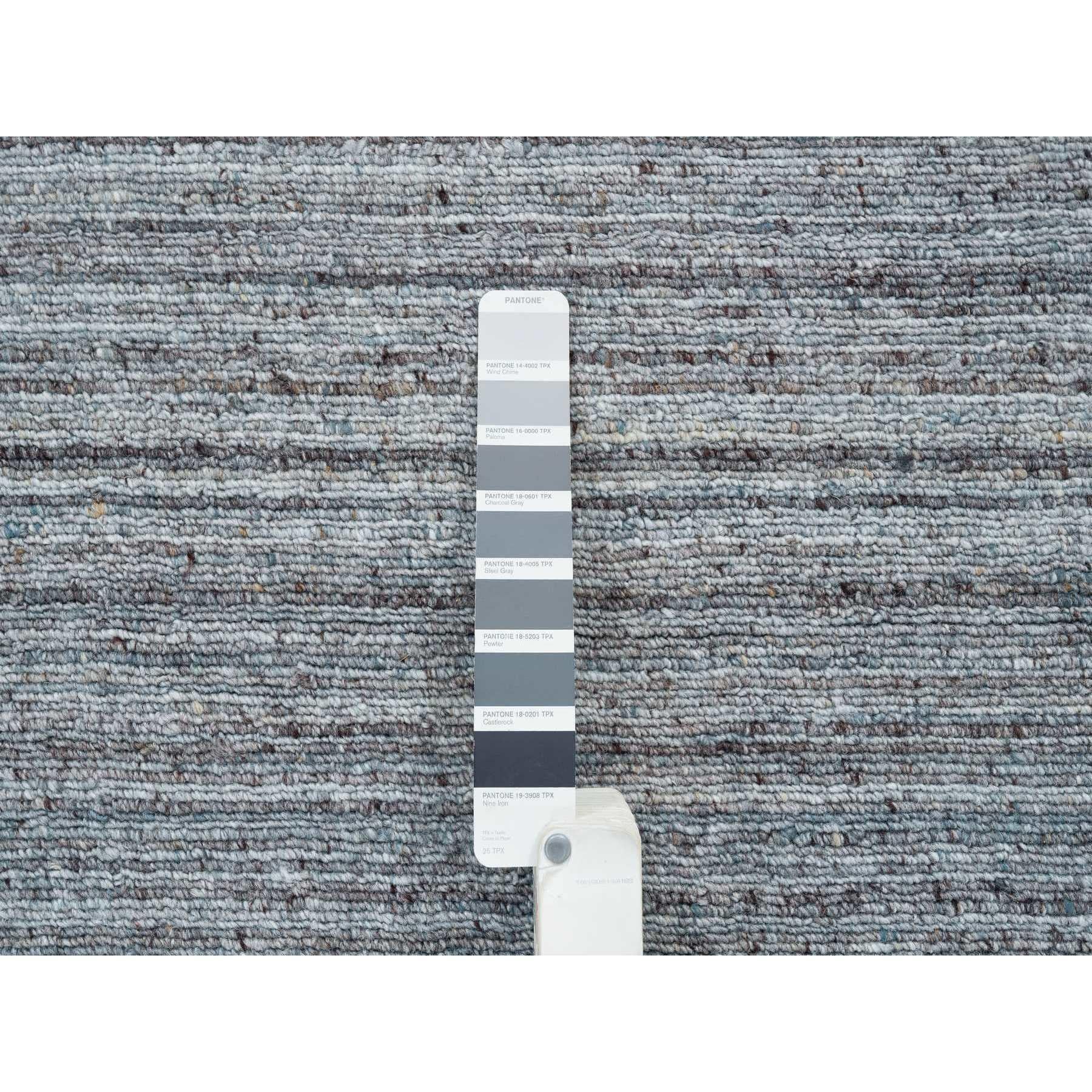 8'x8' Arsenic Gray Modern Striae Design Wolle handgewebte Runde Orientteppich (21. Jahrhundert und zeitgenössisch) im Angebot