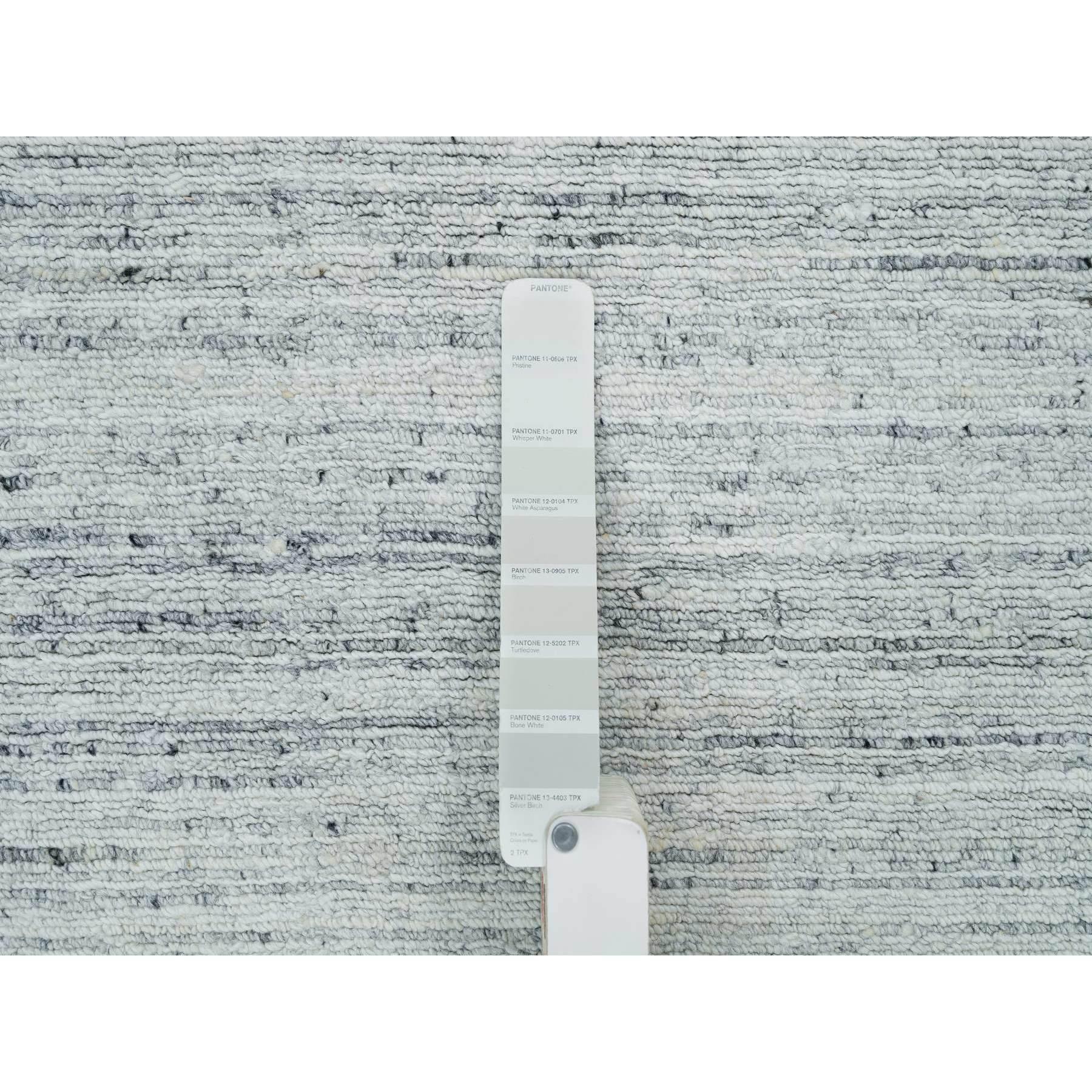 8'x8' Ash Gray Modern Striae Design Wool Hand Loomed Square Oriental Rug For Sale 1