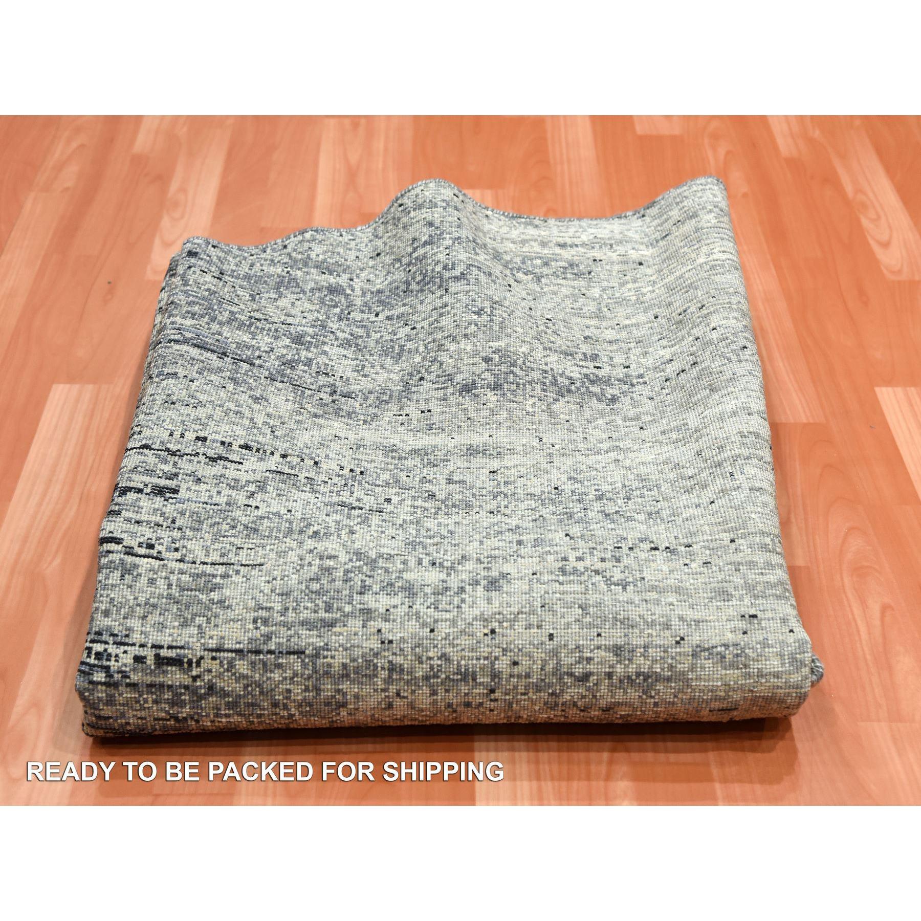 8'x8' Schwarz, Striae Design, Wolle und Seide Handgeknüpft Runde Orientteppich im Angebot 4