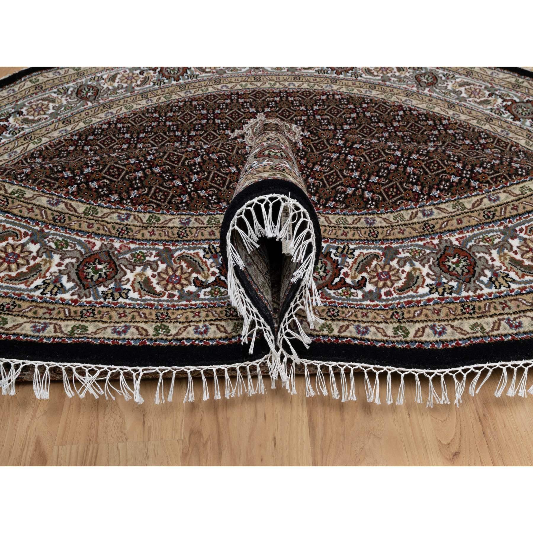 8'x8' Black Tabriz Mahi Fish Design 175 KPSI Wool Hand Knotted Round Rug In New Condition For Sale In Carlstadt, NJ