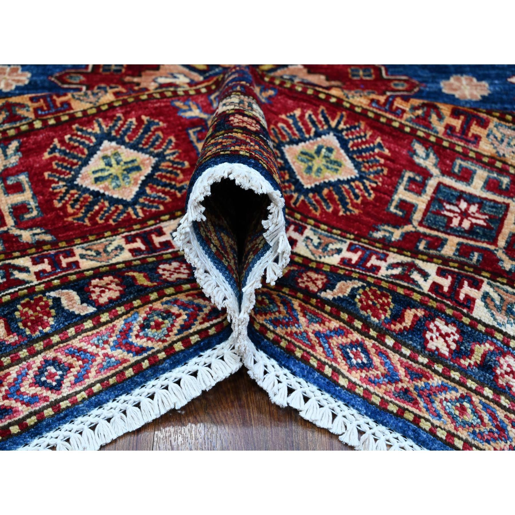 8'x8' Blau Super Kazak Medaillons Weiche Wolle Handgeknüpft Quadratischer Orientteppich im Zustand „Neu“ im Angebot in Carlstadt, NJ