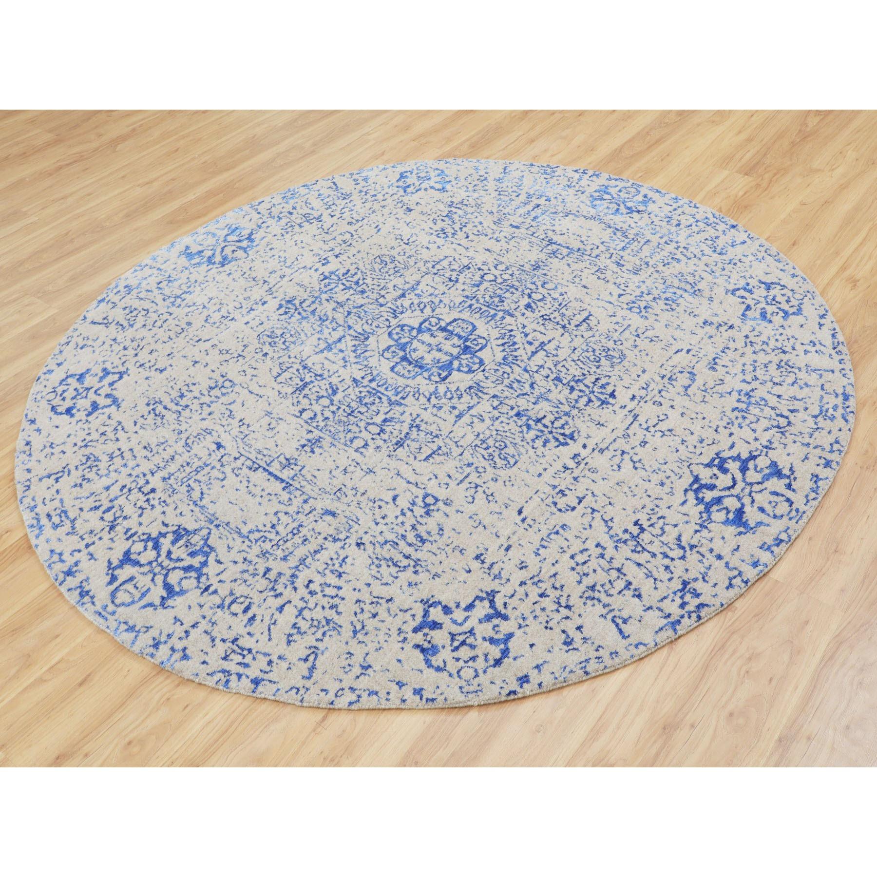 8'x8' Blauer handgefalteter runder Teppich aus Wolle und Seide im Mamluk-Design aus Jacquard (Indisch) im Angebot
