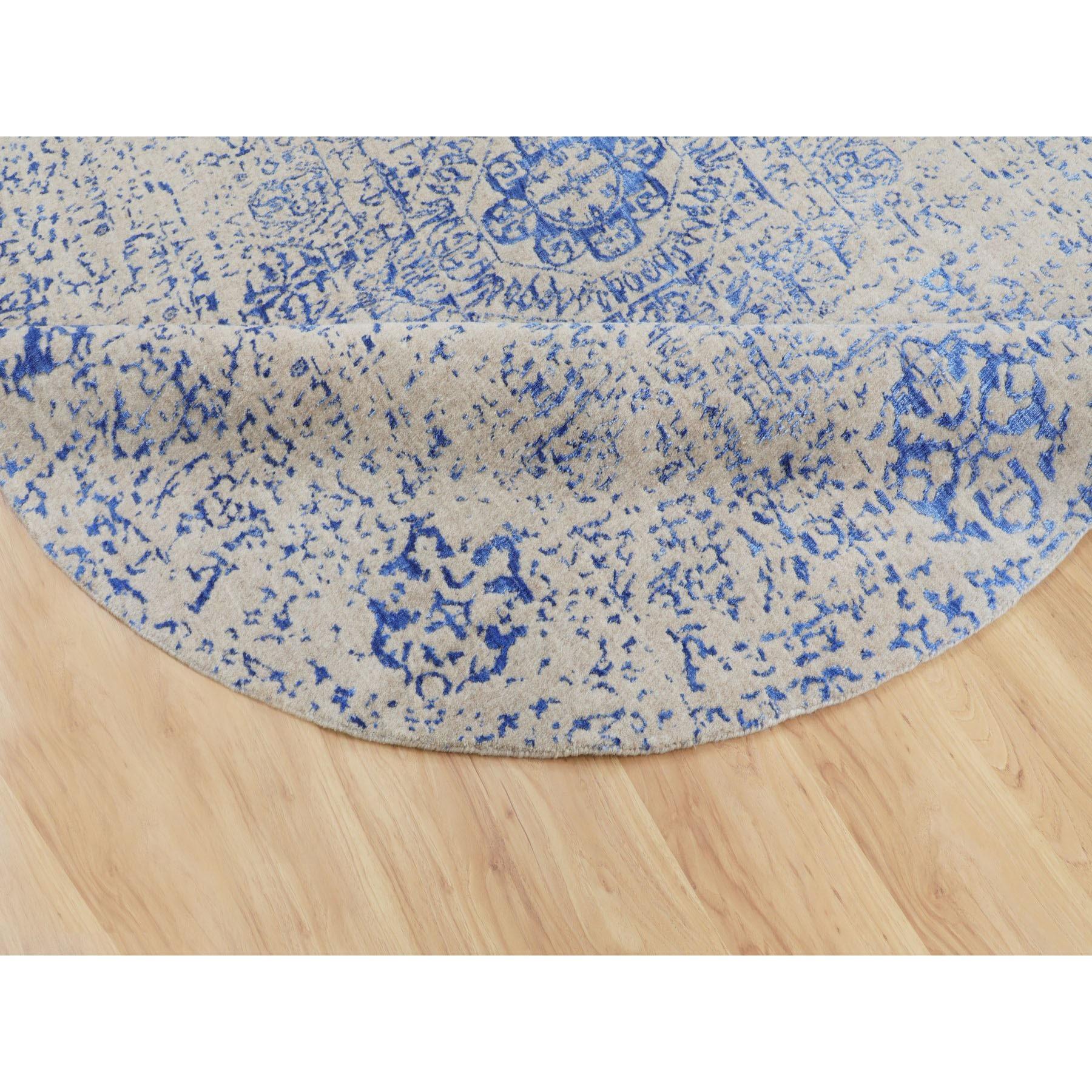 8'x8' Blauer handgefalteter runder Teppich aus Wolle und Seide im Mamluk-Design aus Jacquard (21. Jahrhundert und zeitgenössisch) im Angebot