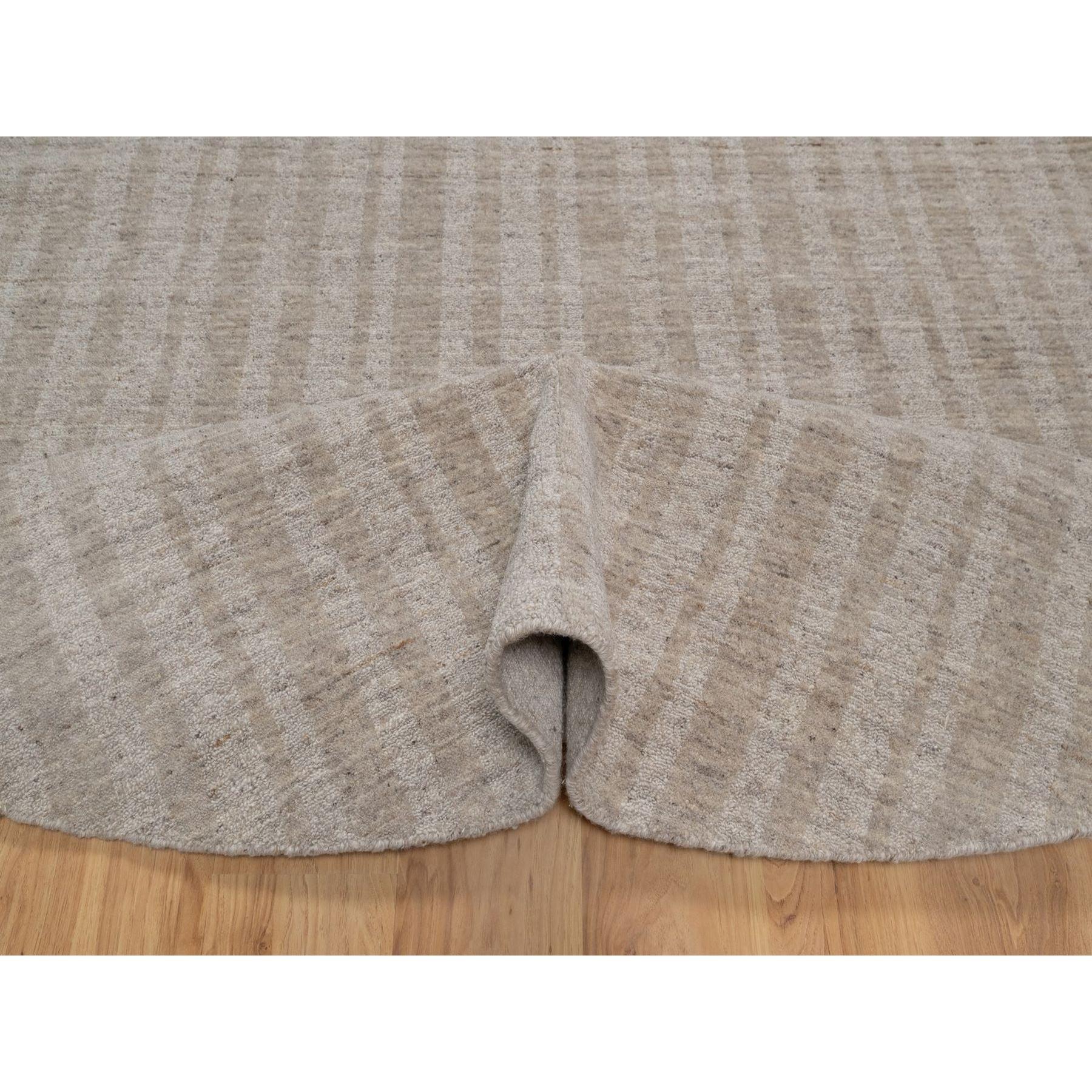 8'x8' Braun Salz & Pfeffer Effekt Streifen Design Hand gewebte Wolle Runde Teppich (Handgewebt) im Angebot