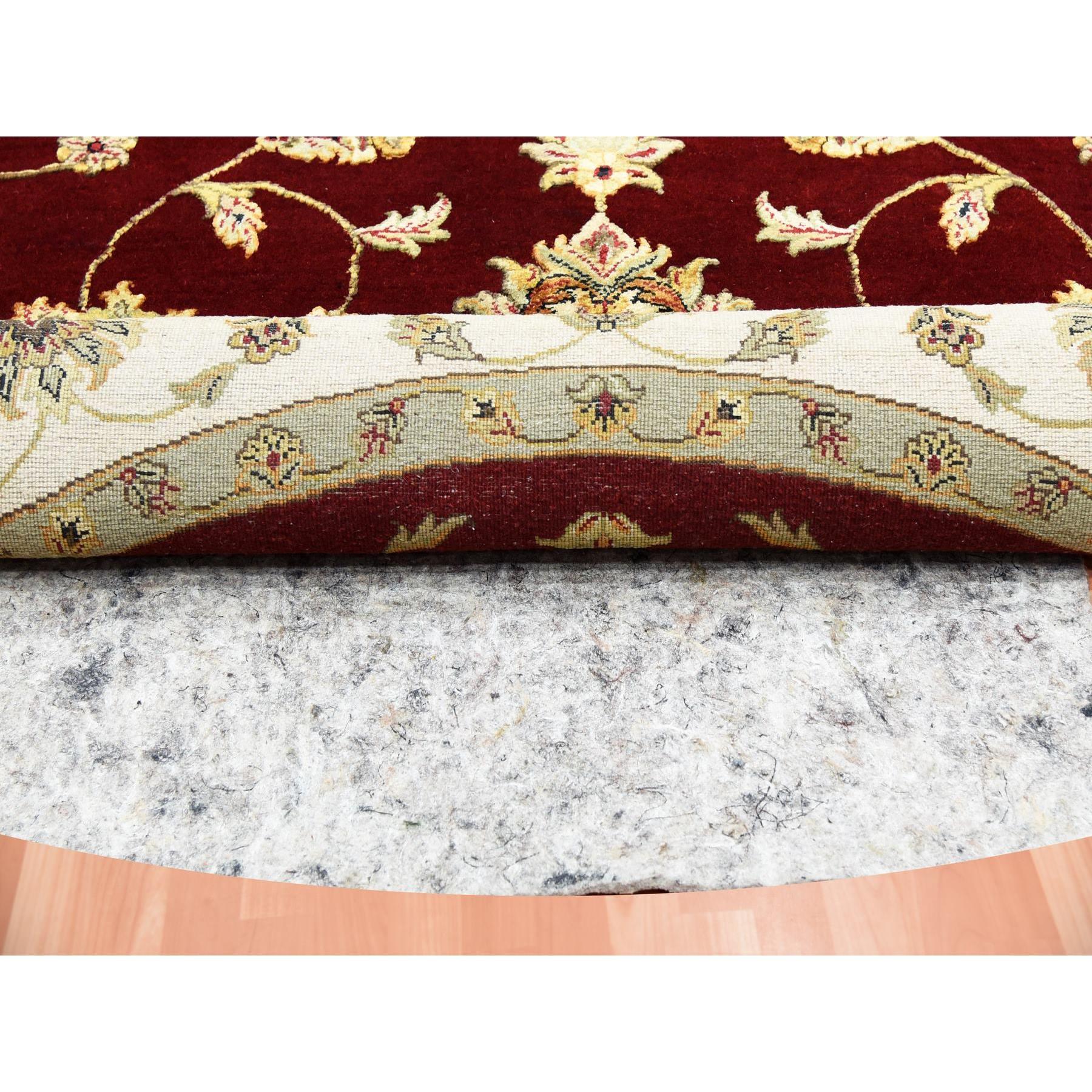 Annodato a mano Tappeto rotondo 8'x8' rosso borgogna, lana e seta annodato a mano, design Rajasthan in vendita