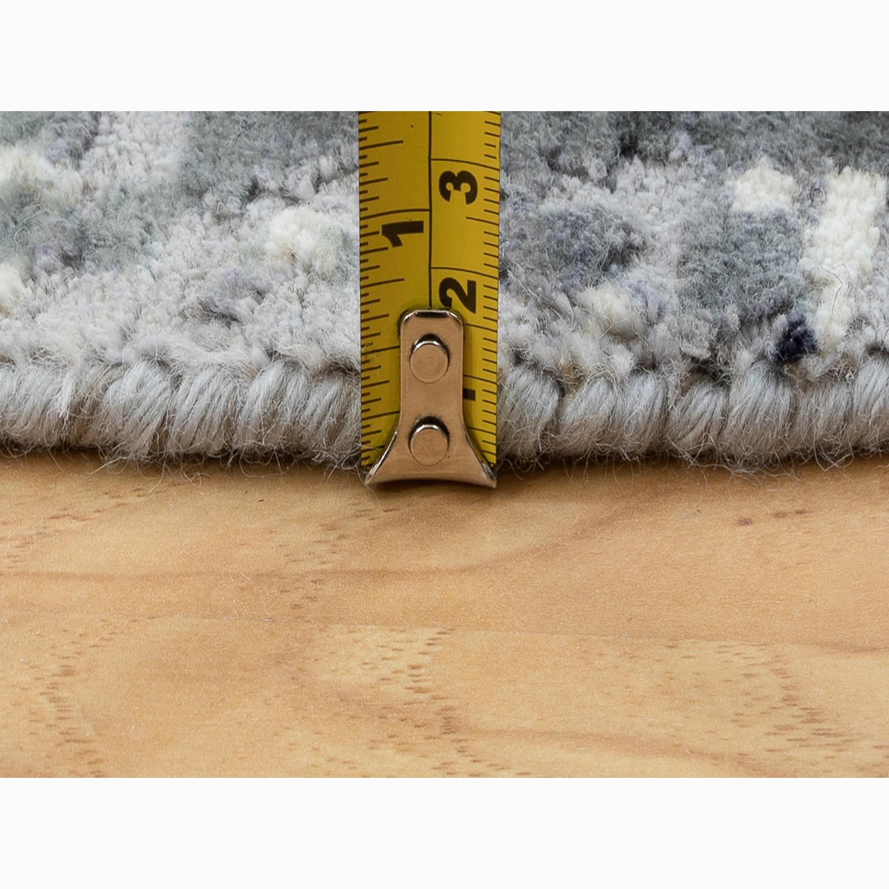 8'x8' Holzkohle Schwarz Abstraktes Design Wolle & Seide Handgeknüpfter runder Orientalischer Teppich im Angebot 4