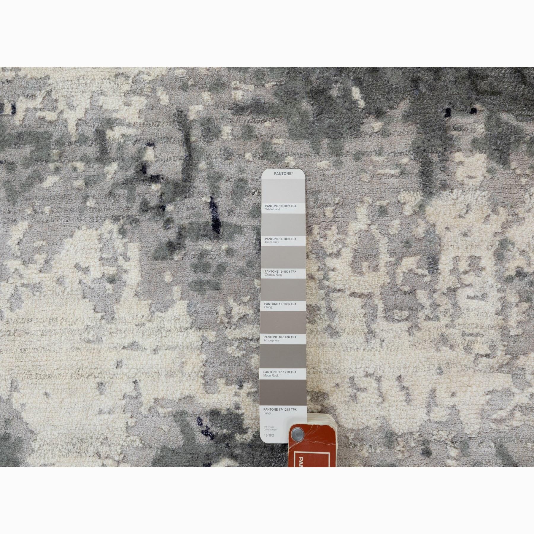 8'x8' Holzkohle Schwarz Abstraktes Design Wolle & Seide Handgeknüpfter runder Orientalischer Teppich im Angebot 1