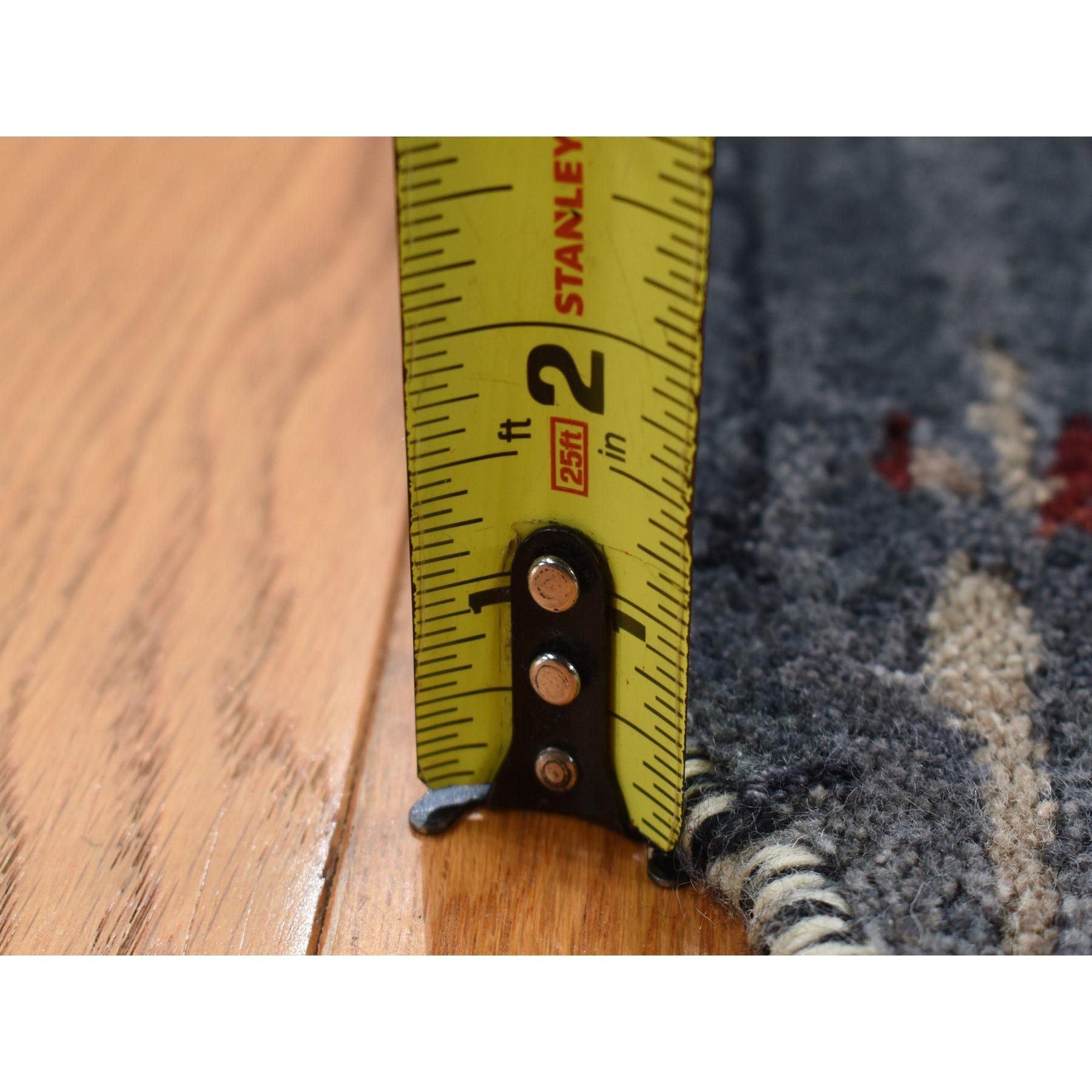 8'x8' Gris anthracite, Design/One, Laine et Soie, Tapis rond noué à la main en vente 1