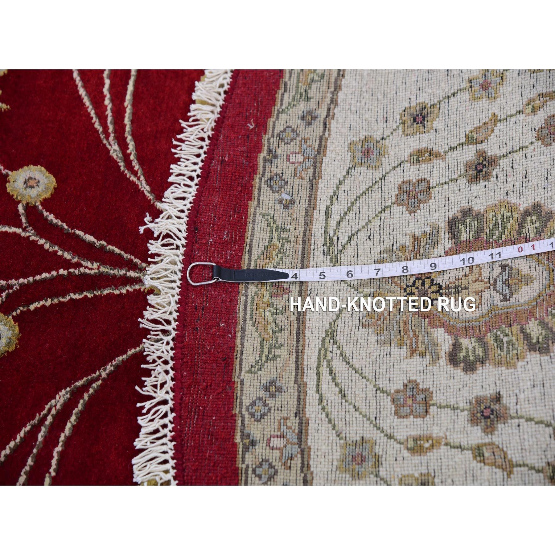 8'x8' Alfombra Oriental Redonda Anudada a Mano de Lana y Seda de Rajastán Rojo Zing Arándano en venta 4