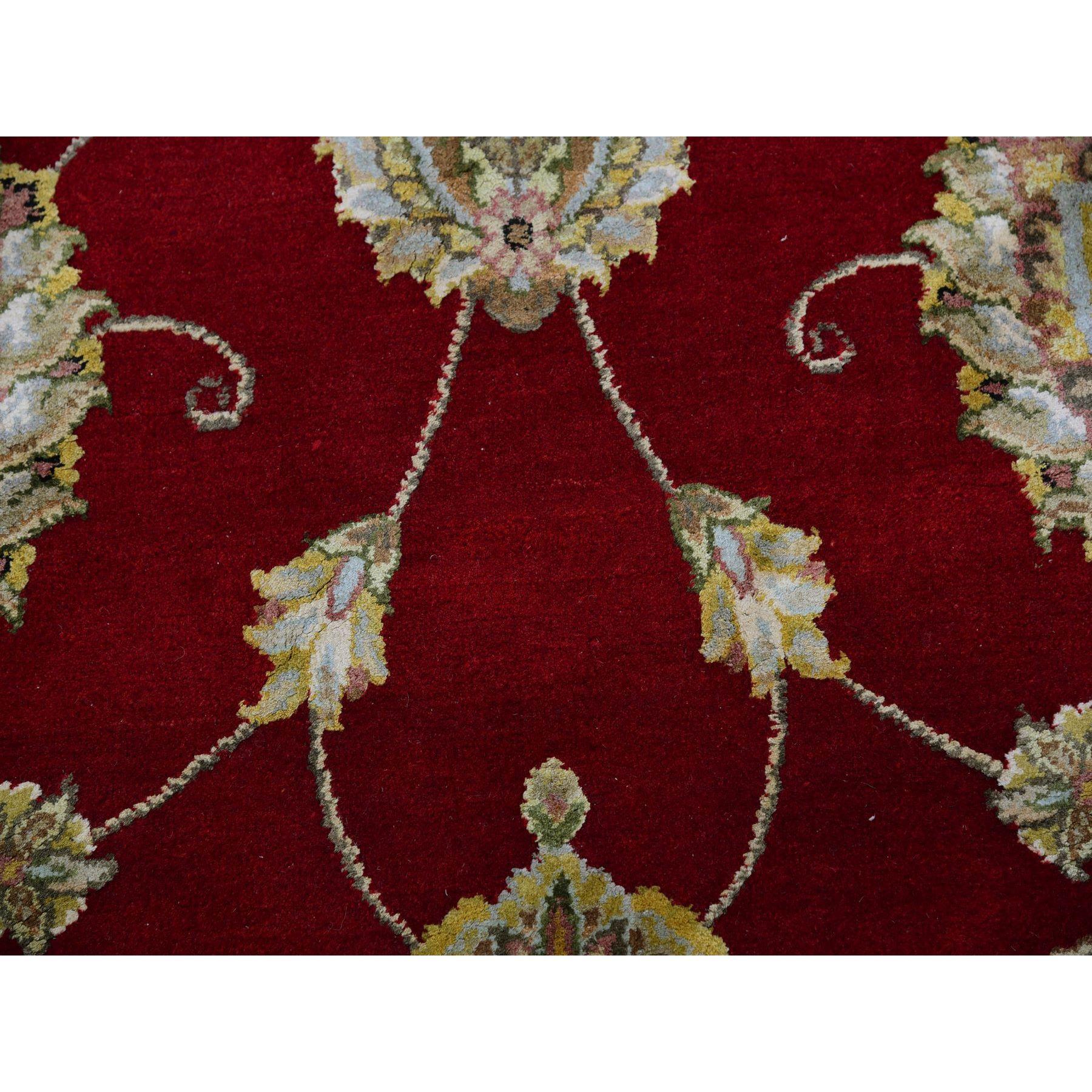 8'x8' Alfombra Oriental Redonda Anudada a Mano de Lana y Seda de Rajastán Rojo Zing Arándano en venta 1