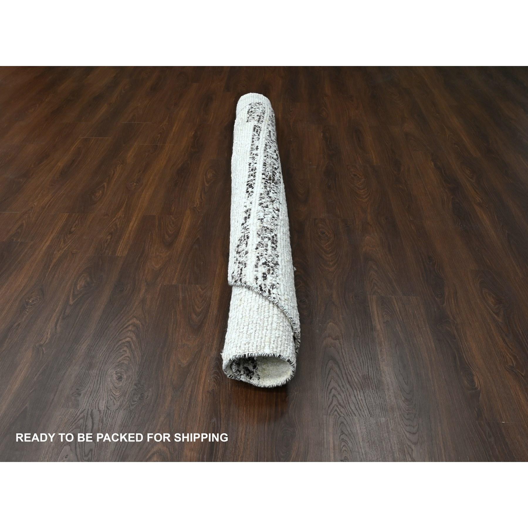 8'x8' Dunkelbraun und Elfenbein Striae Design Wolle Hand geknüpft Runde Teppich im Zustand „Neu“ im Angebot in Carlstadt, NJ