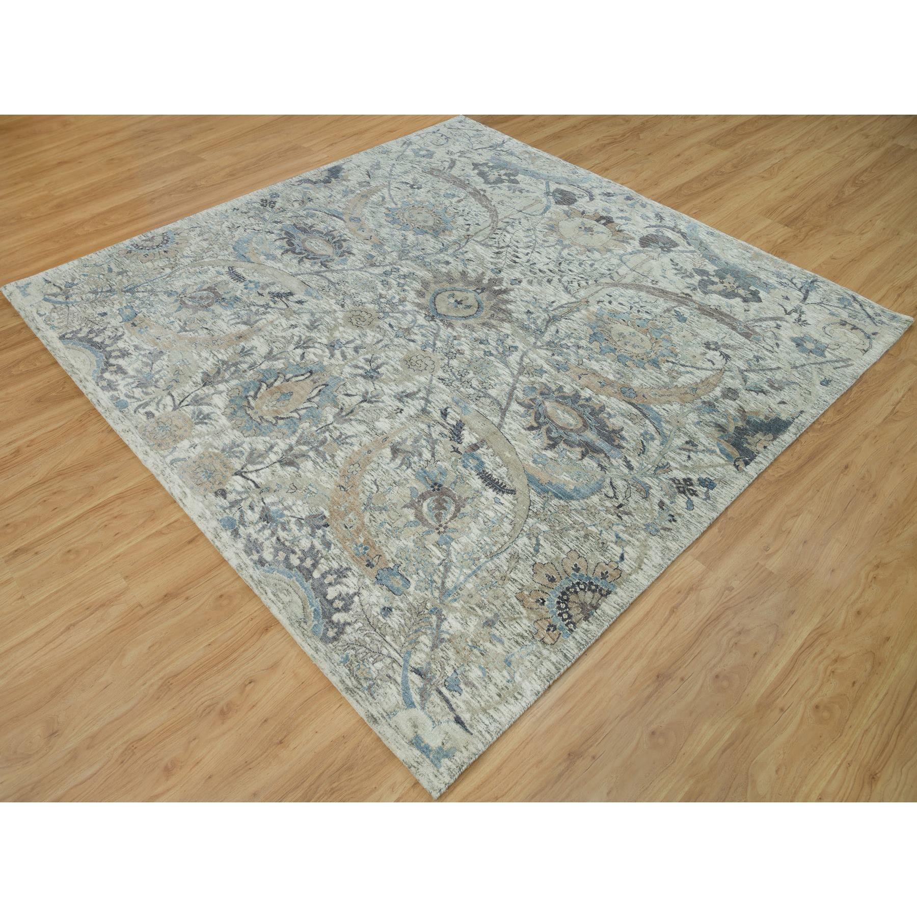 Médiéval 8'x8' Tapis carré en laine et soie noué à la main Delicate White Sickle Leaf en vente