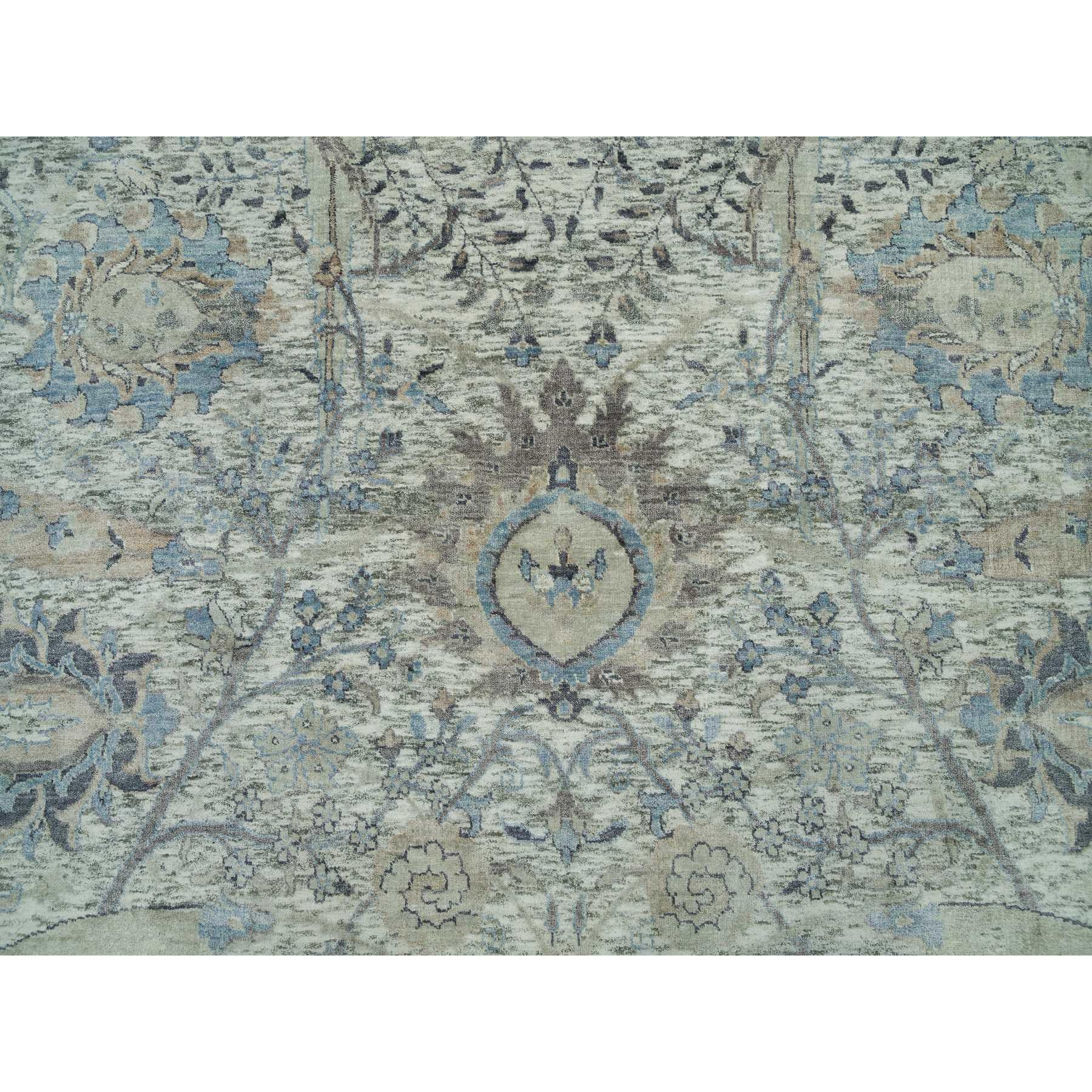 Soie 8'x8' Tapis carré en laine et soie noué à la main Delicate White Sickle Leaf en vente