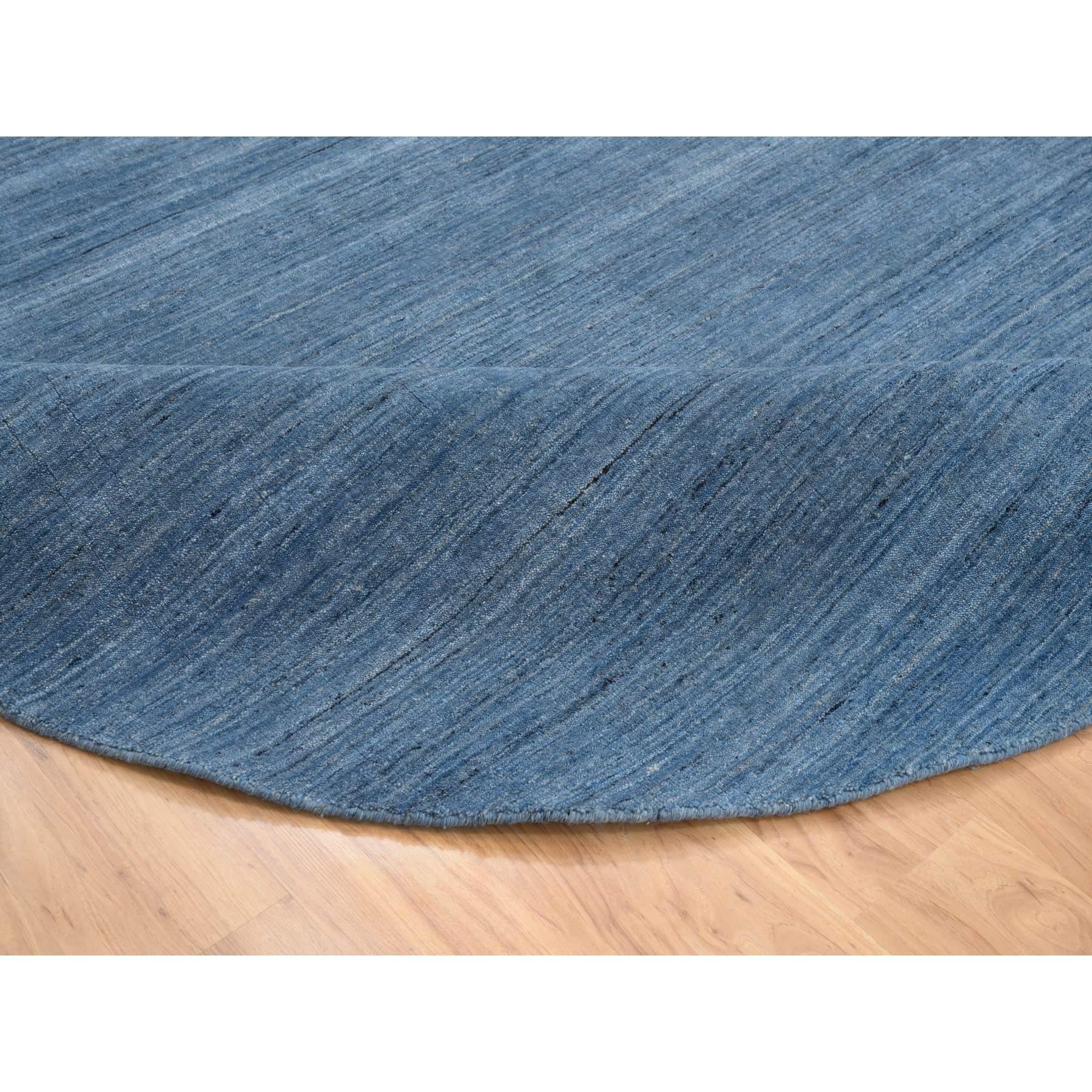 8'x8' Denim Blau Modern Design Weich und Plüsch Wolle Hand Loomed Runde Teppich (21. Jahrhundert und zeitgenössisch) im Angebot