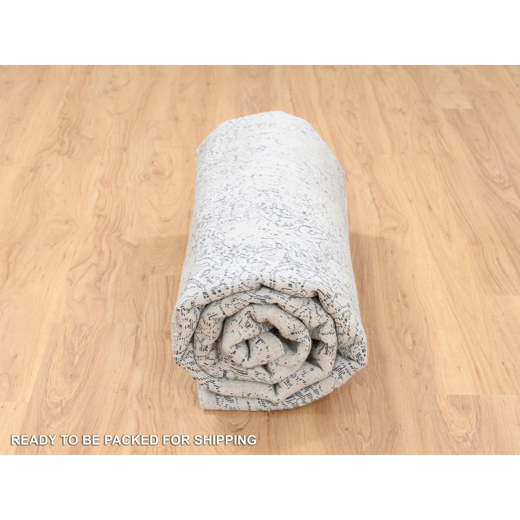 8'x8' Alfombra cuadrada oriental de jacquard fino de lana y seda tejida a mano gris claro en venta 2