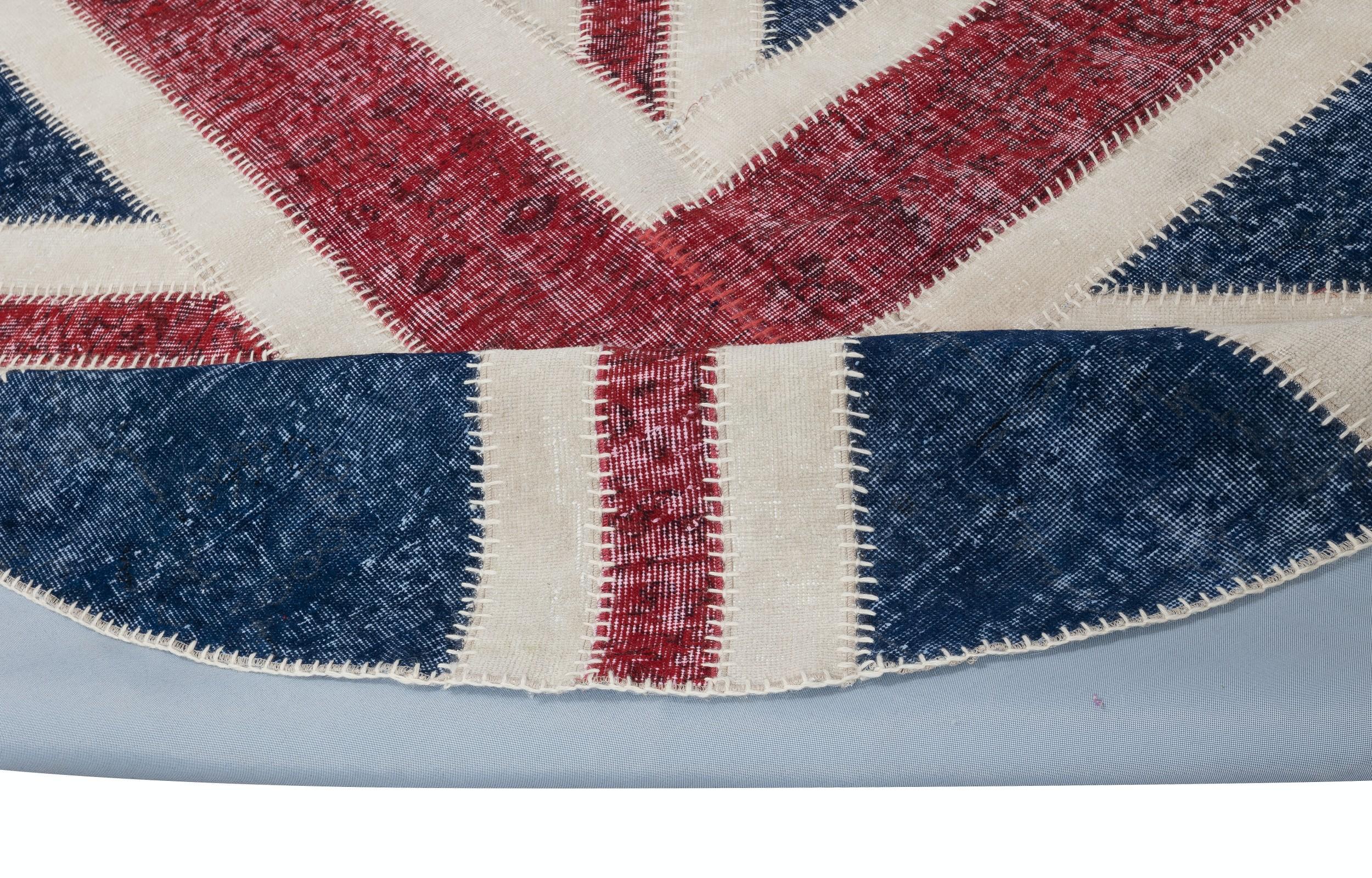8x8 Ft runder handgefertigter Patchwork-Teppich. British Union Jack Teppich im britischen Flaggendesign (Moderne) im Angebot