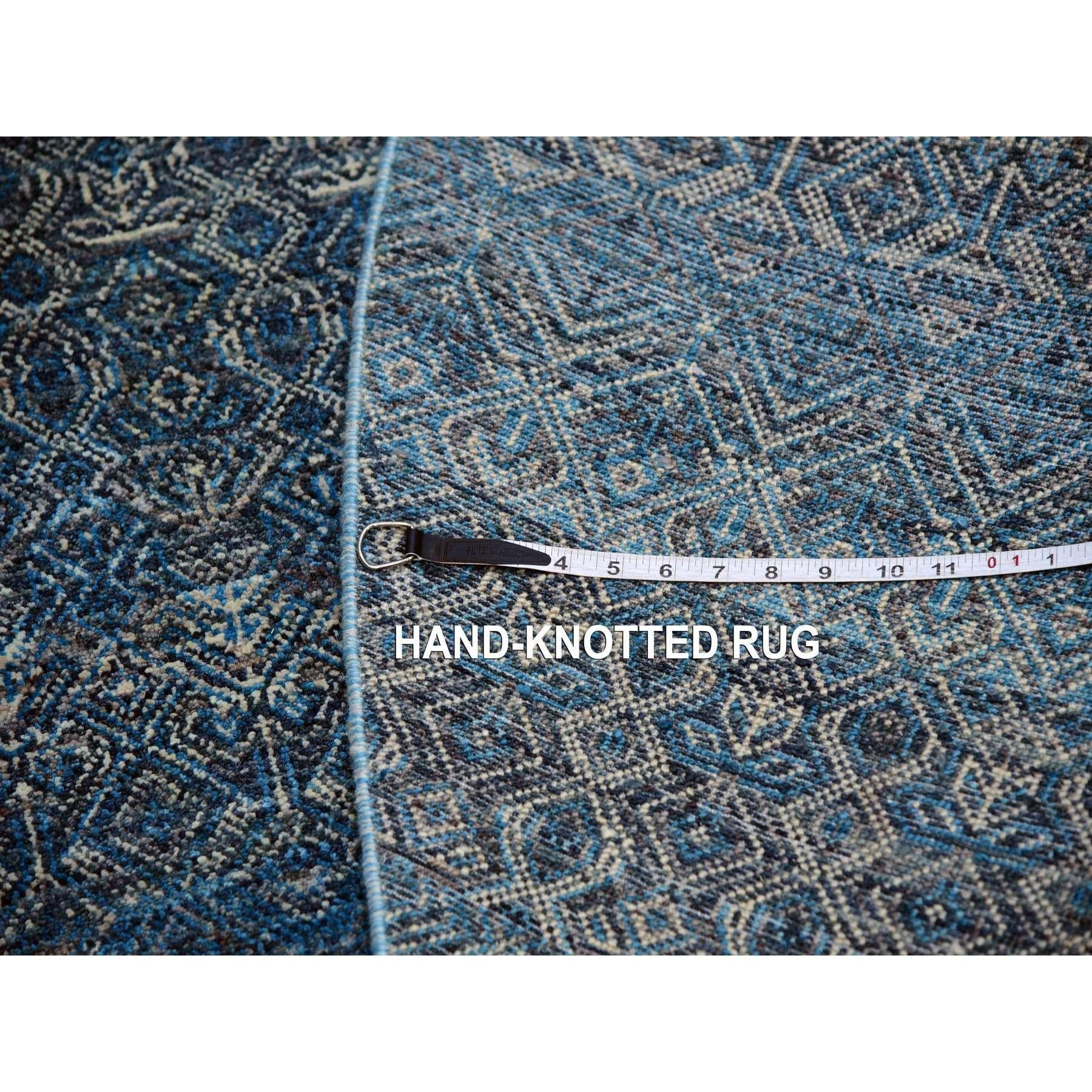 8'x8' Tapis rond bleu géorgien Kohinoor Design/One en laine douce noué à la main en vente 3