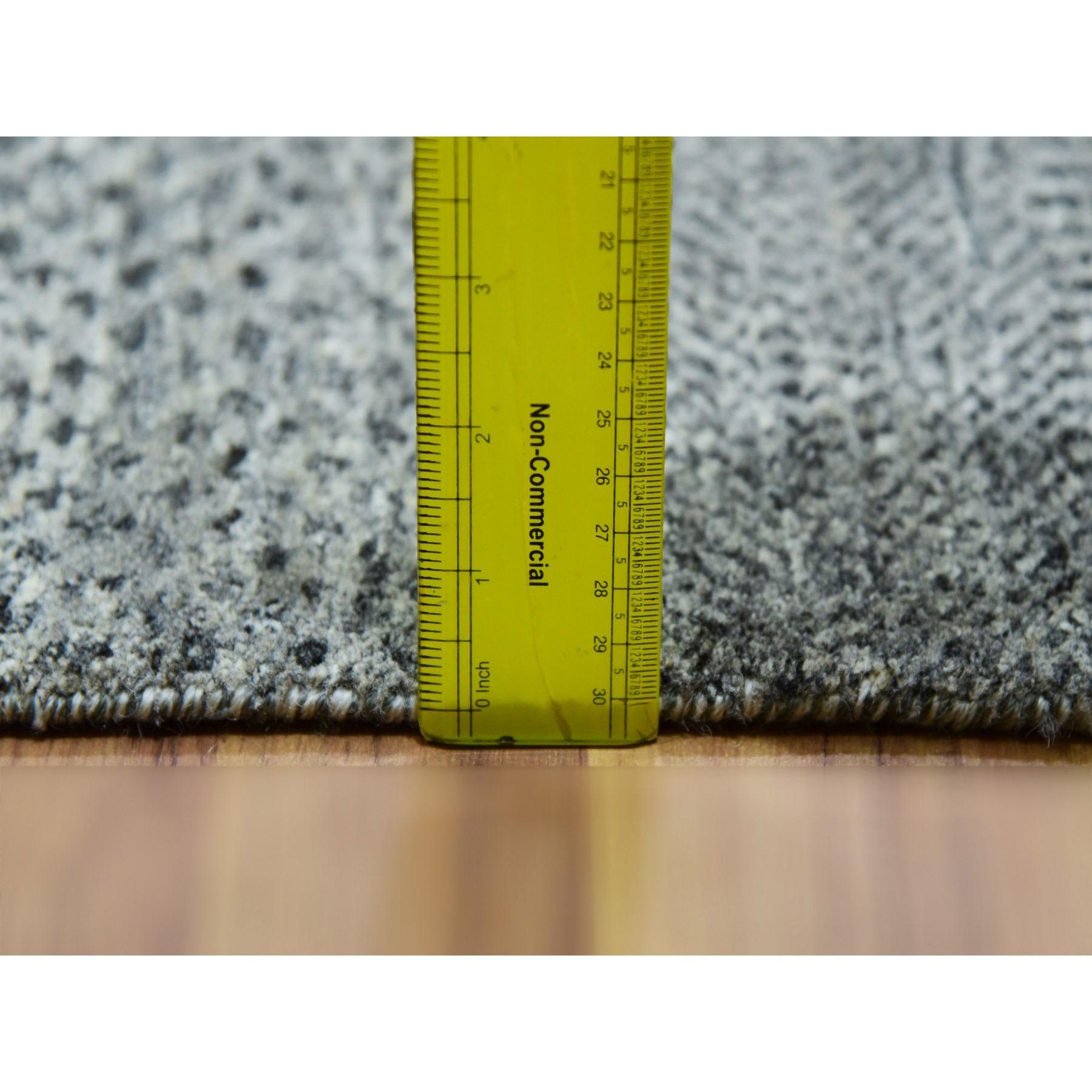 8'x8' Glacier Gray Modern Grass Design Tappeto orientale in lana annodato a mano in vendita 2