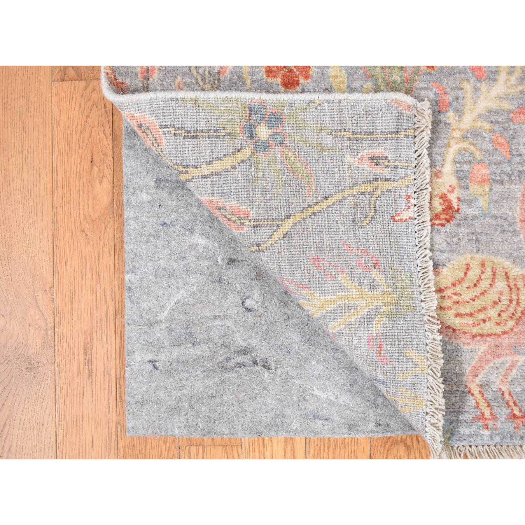 8'x8' Grau, Afghanische Peshawar Paradiesvögel, Wolle Handgeknüpft, Quadratischer Teppich im Zustand „Neu“ im Angebot in Carlstadt, NJ