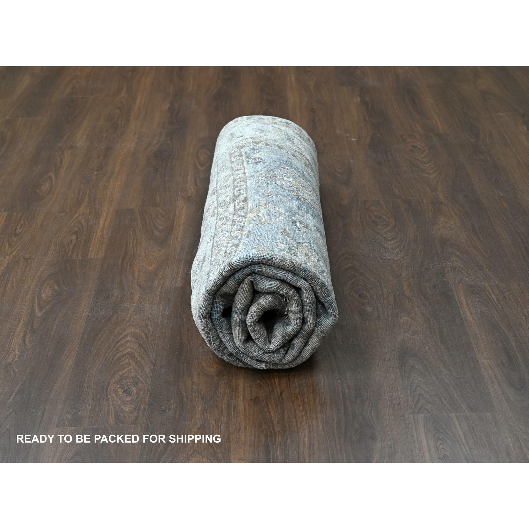 Tappeto quadrato in lana naturale 8'x8' grigio e avorio Karajeh Design Medaglioni geometrici in vendita 1