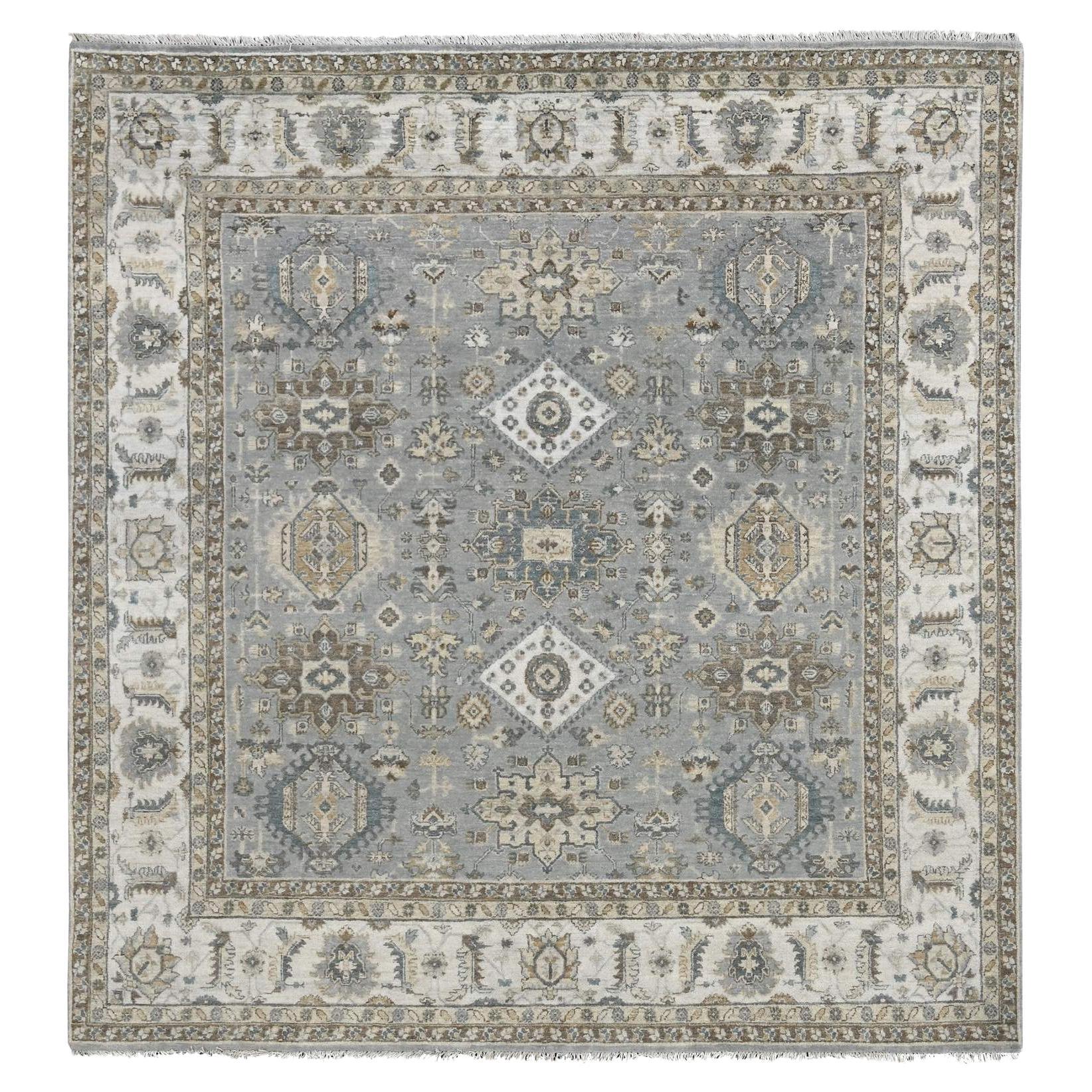 8'x8' Grauer und elfenbeinfarbener Karajeh Design Geometrisches Medaillon aus natürlicher Wolle Quadratischer Teppich