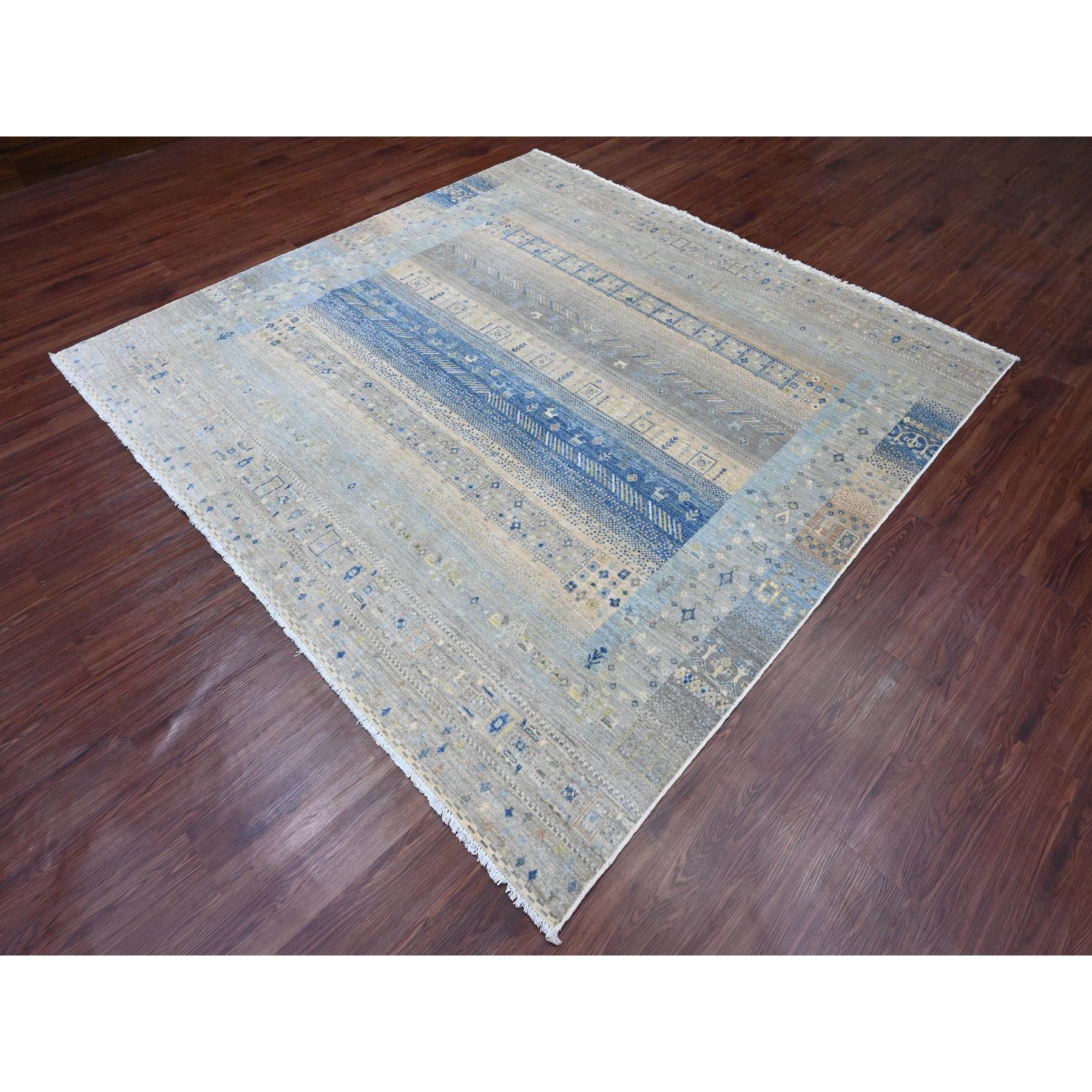 Médiéval Tapis carré en laine douce 8'x8' Gris noué à la main Figurines d'animaux Kashkuli en vente