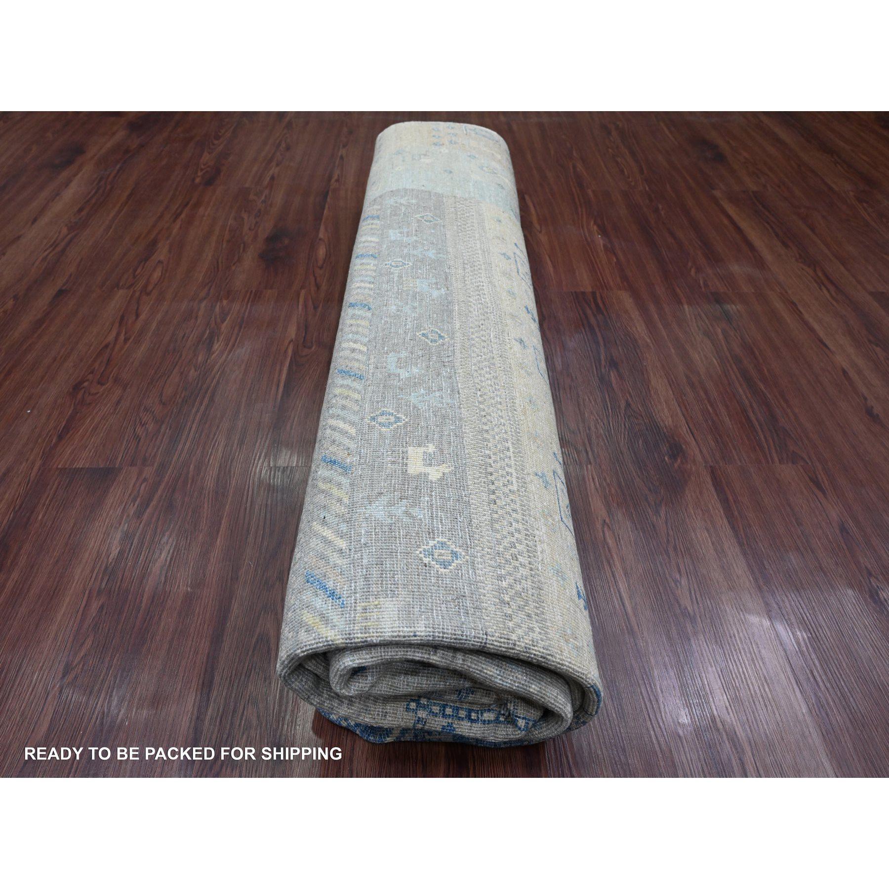Tapis carré en laine douce 8'x8' Gris noué à la main Figurines d'animaux Kashkuli en vente 1