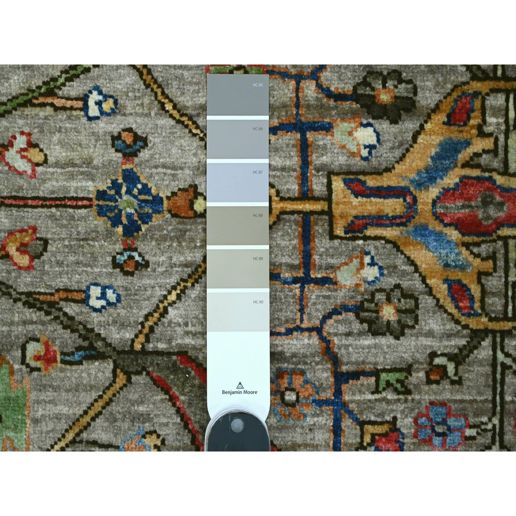 8'x8' Grauer Peshawar mit Bijar Garus Design Handgeknüpfter Wollteppich rund (Wolle) im Angebot