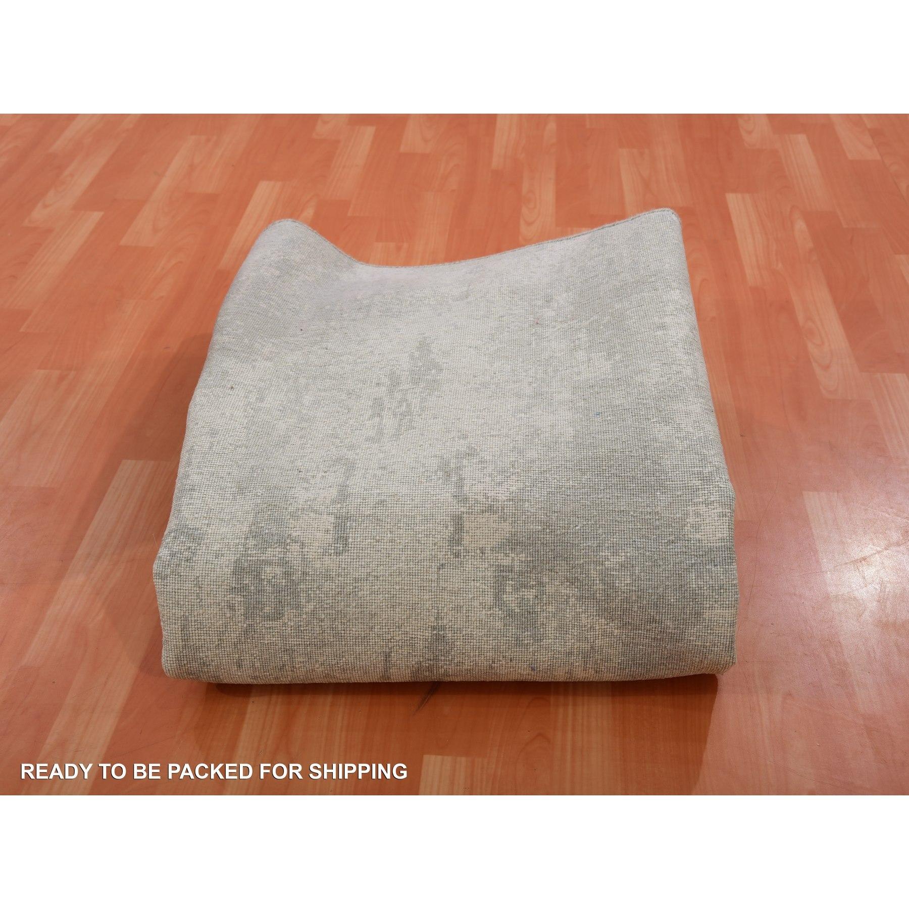 8'x8' Alfombra Redonda de Lana y Seda Gris Anudada a Mano con Diseño Abstracto Moderno en venta 3