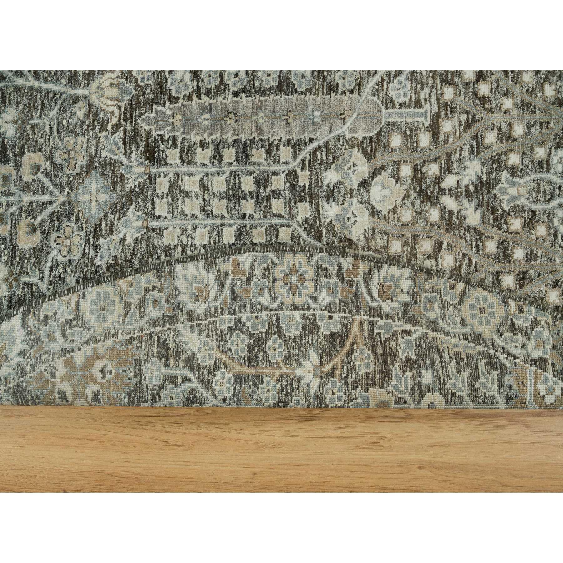 Indien 8'x8' Tapis rond en laine et soie grise nouée à la main avec saule et cyprès en vente