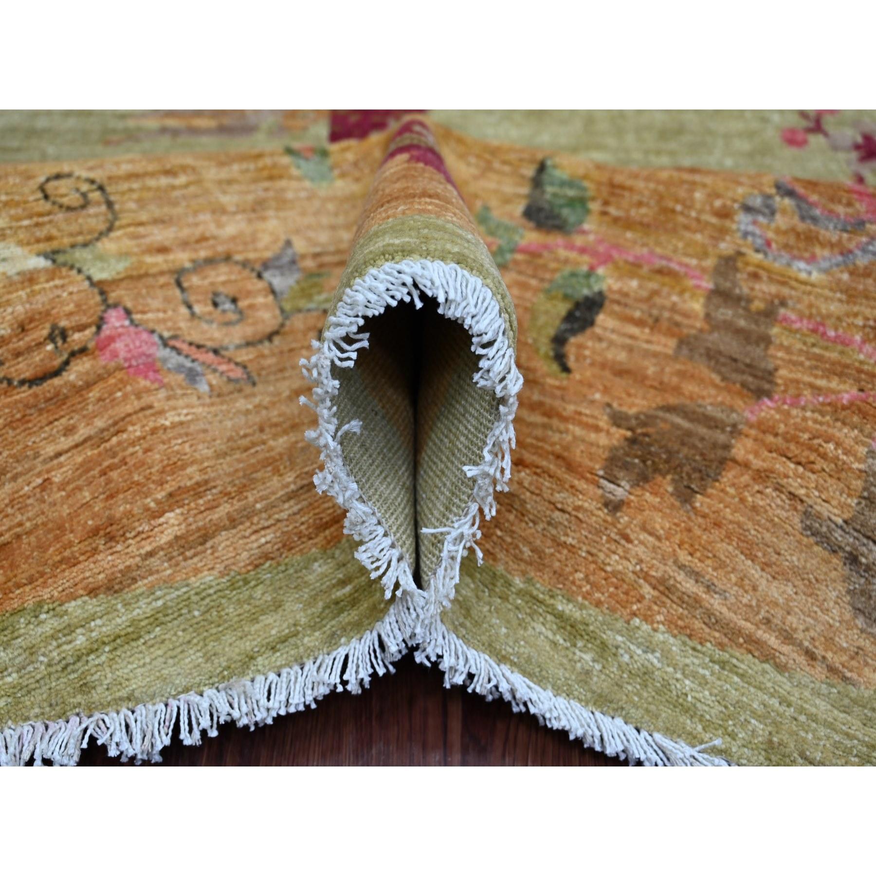 Noué à la main 8'x8' Green Chinese Art Deco Inspired Peshawar Hand Knotsted Wool Round Rug (Tapis rond en laine nouée à la main) en vente