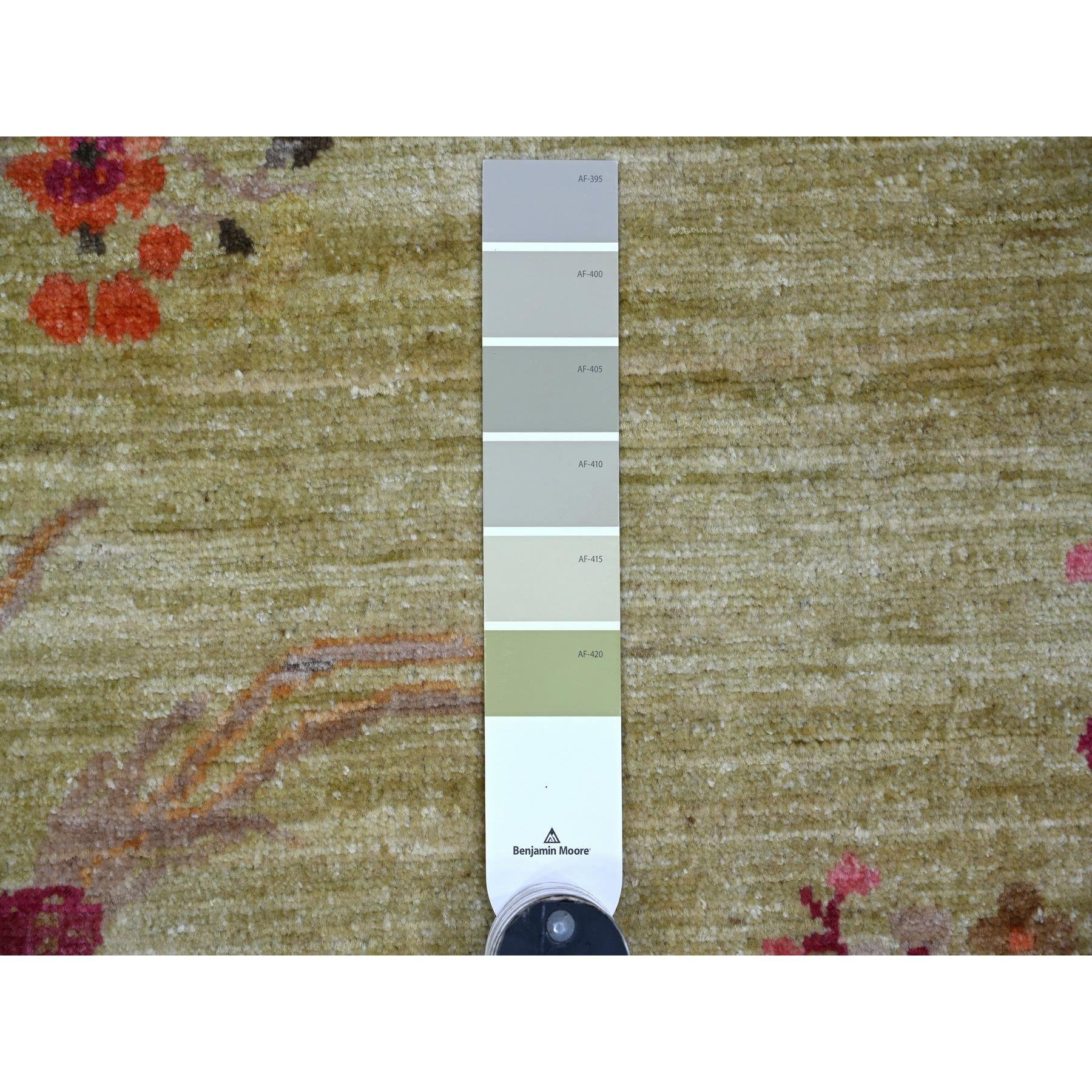 XXIe siècle et contemporain 8'x8' Green Chinese Art Deco Inspired Peshawar Hand Knotsted Wool Round Rug (Tapis rond en laine nouée à la main) en vente